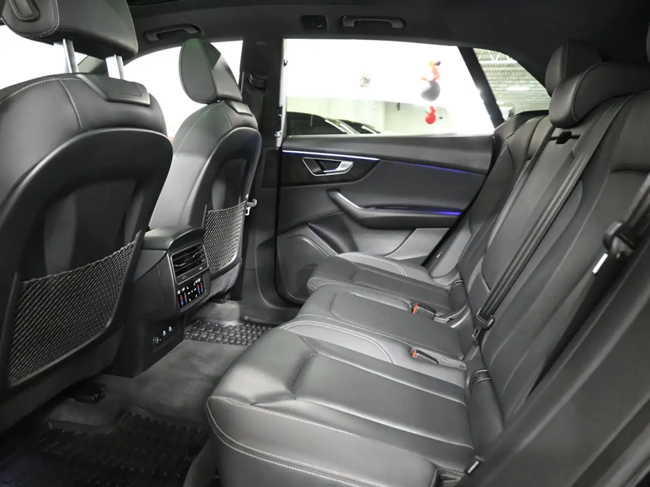 Audi Q8 снимка Audi Q8
