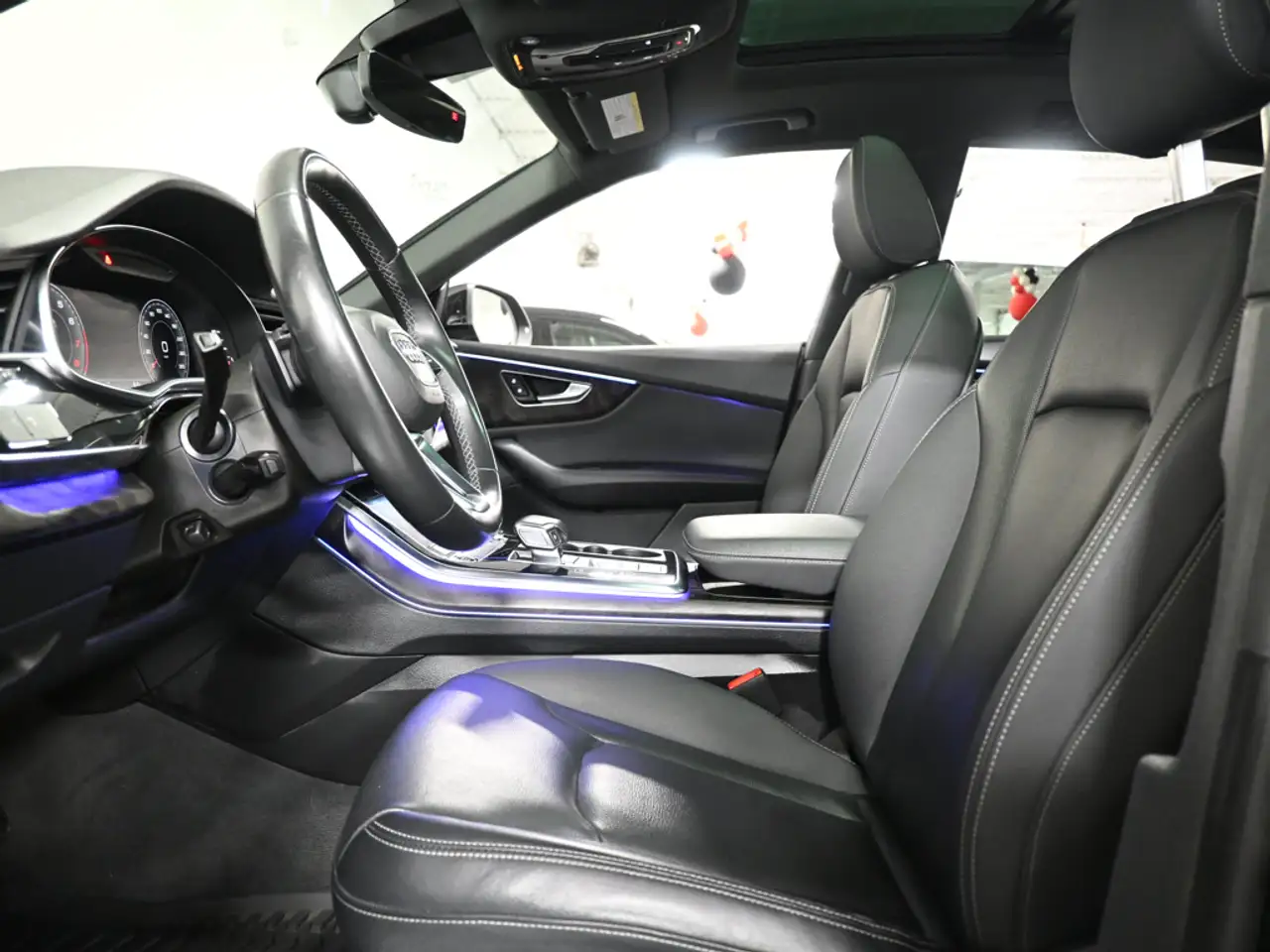 Audi Q8 снимка Audi Q8
