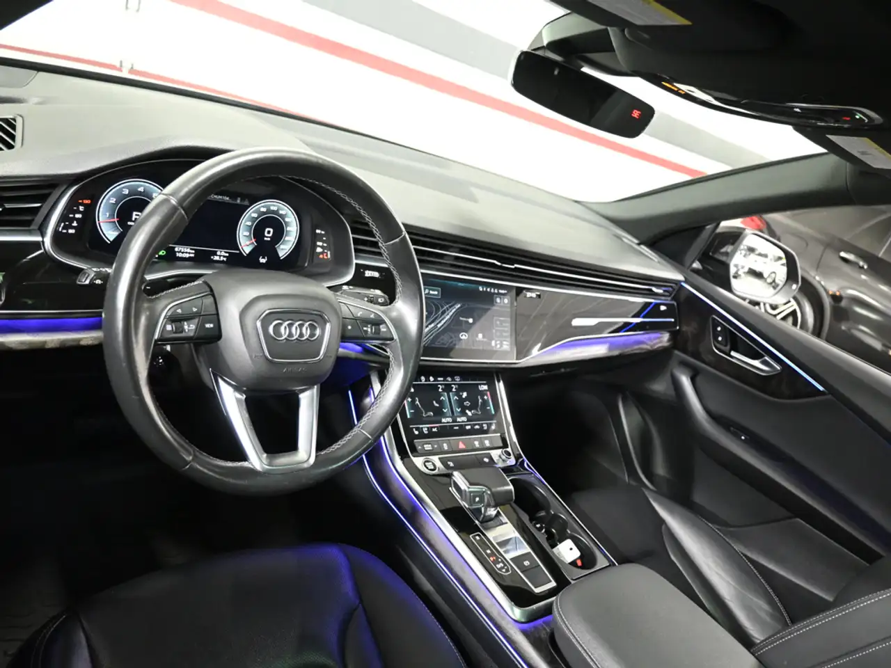 Audi Q8 снимка Audi Q8
