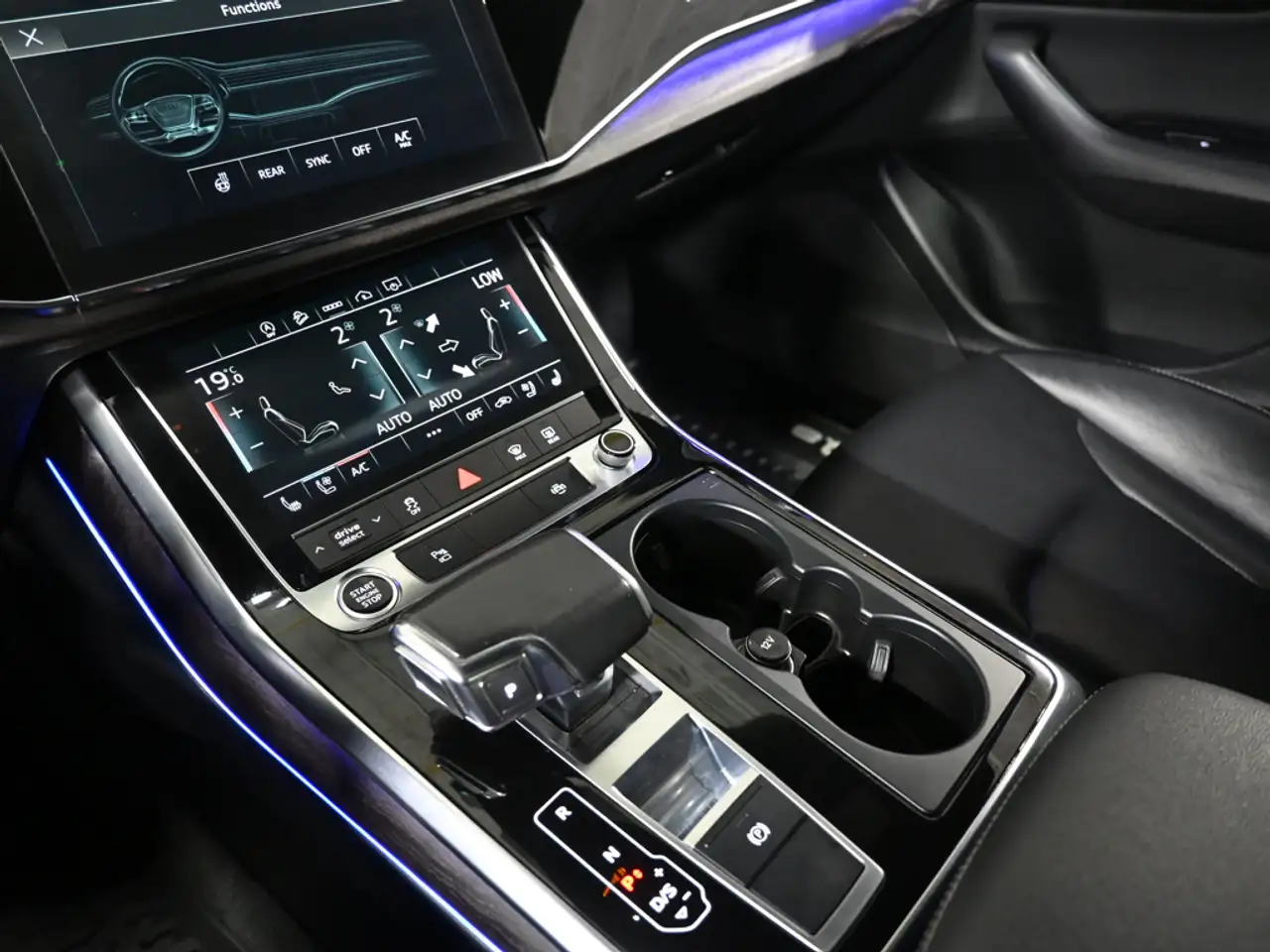 Audi Q8 снимка Audi Q8