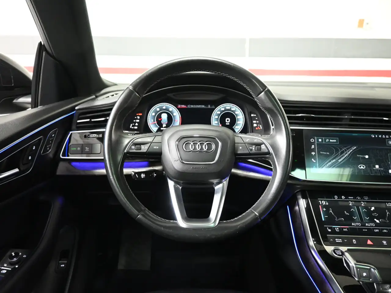 Audi Q8 снимка Audi Q8