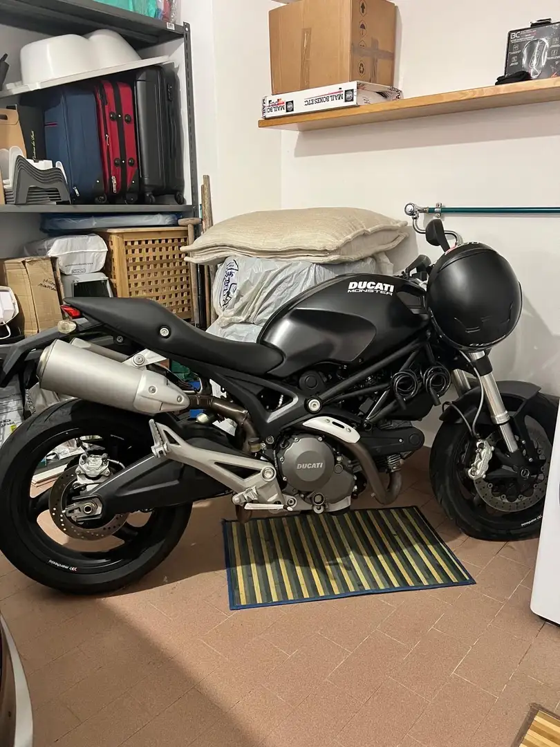 Ducati Monster 696 Bicilindrico a L 4 Tempi 2 valvole a Cilindro - 1