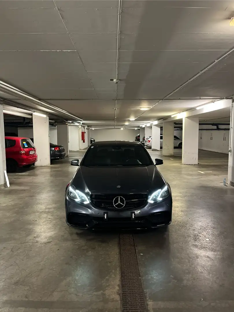 Mercedes-Benz E 220 E 220 BlueTec (212.001) Grau - 1