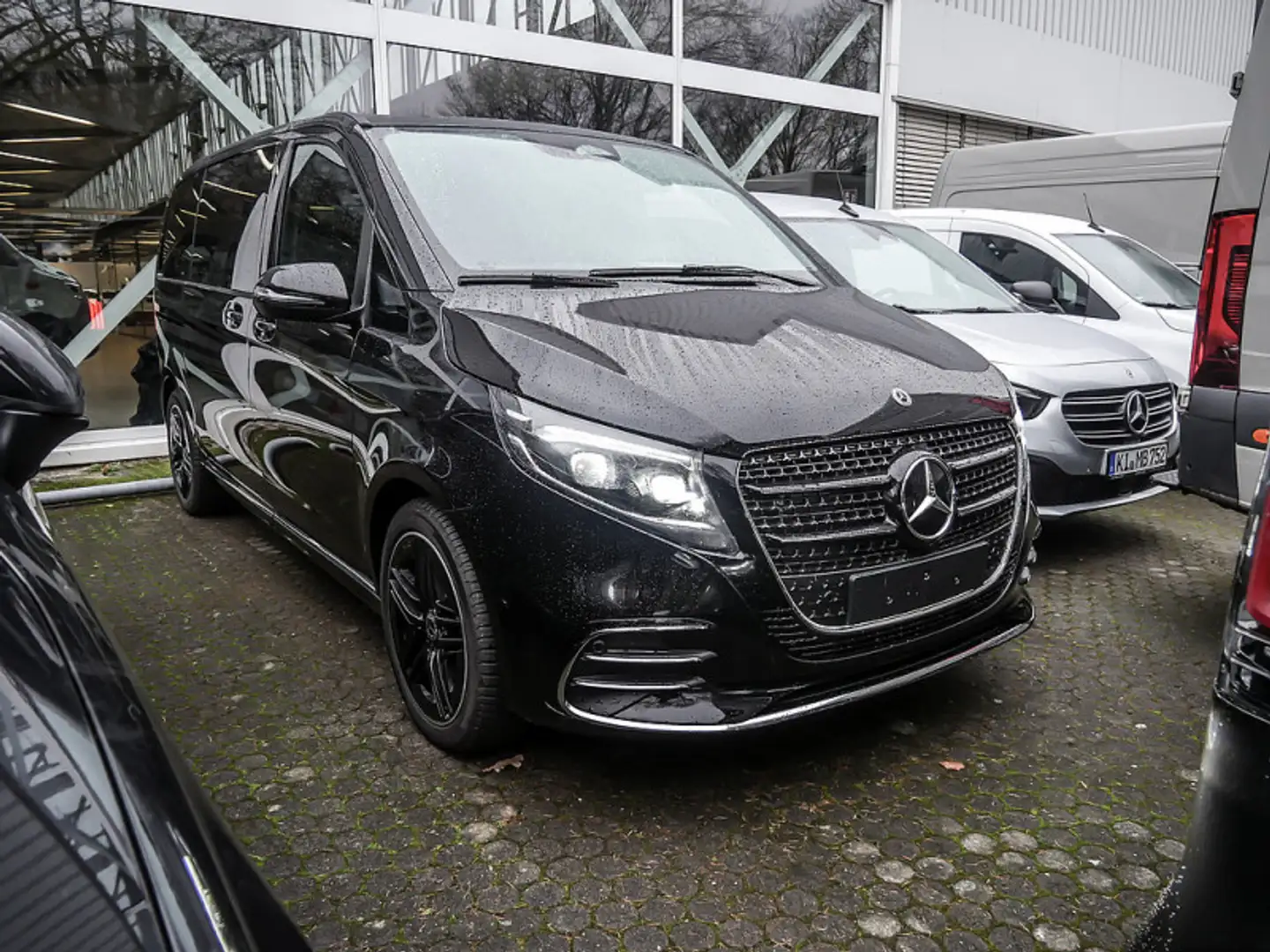 Mercedes-Benz V 220 d STYLE Kompakt AMG DISTR KAMERA SPUR PDC Schwarz - 2