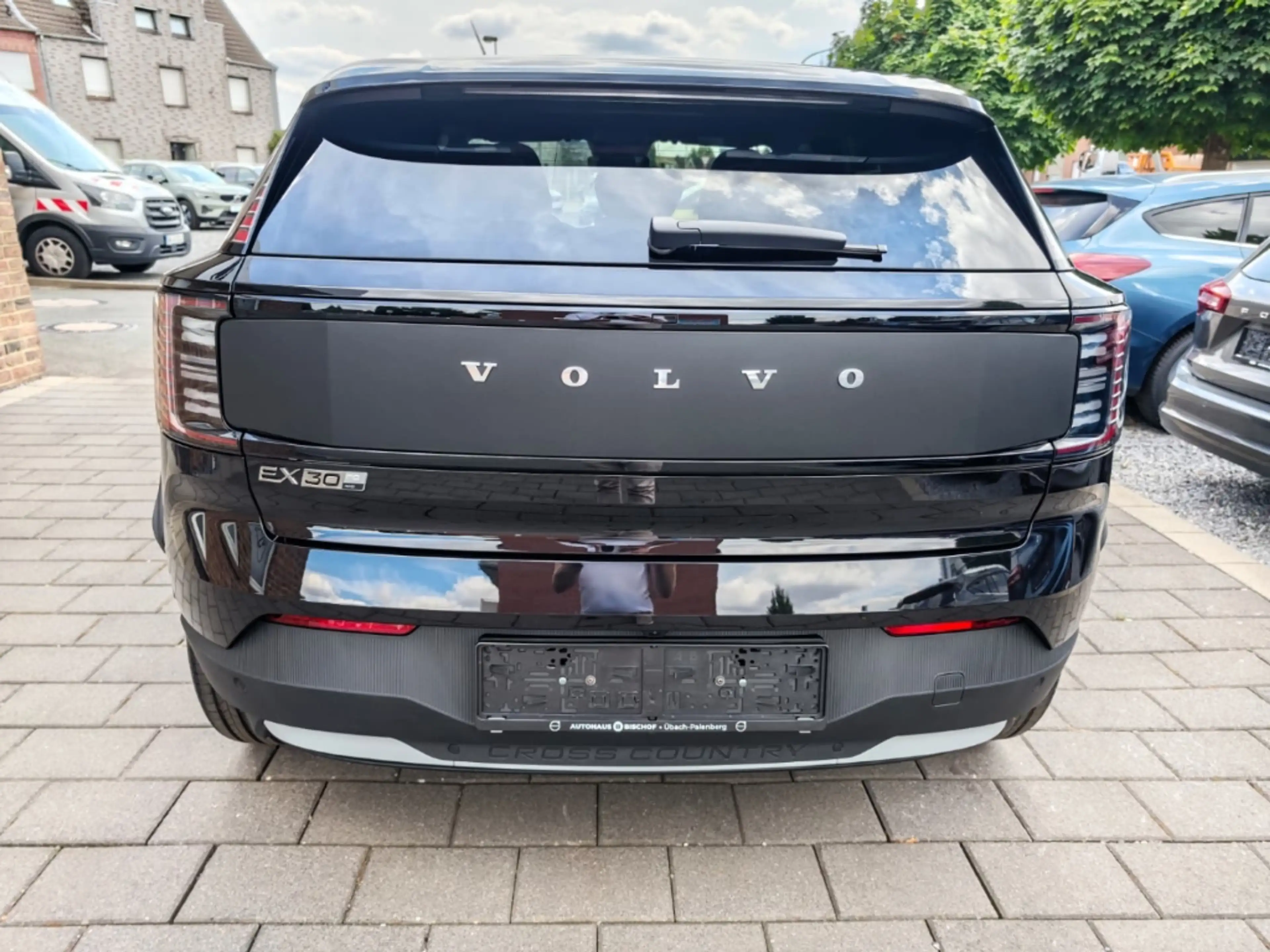 Volvo EX30 Cross Country Ultra  Performance Pure Electric AWD — photo 5