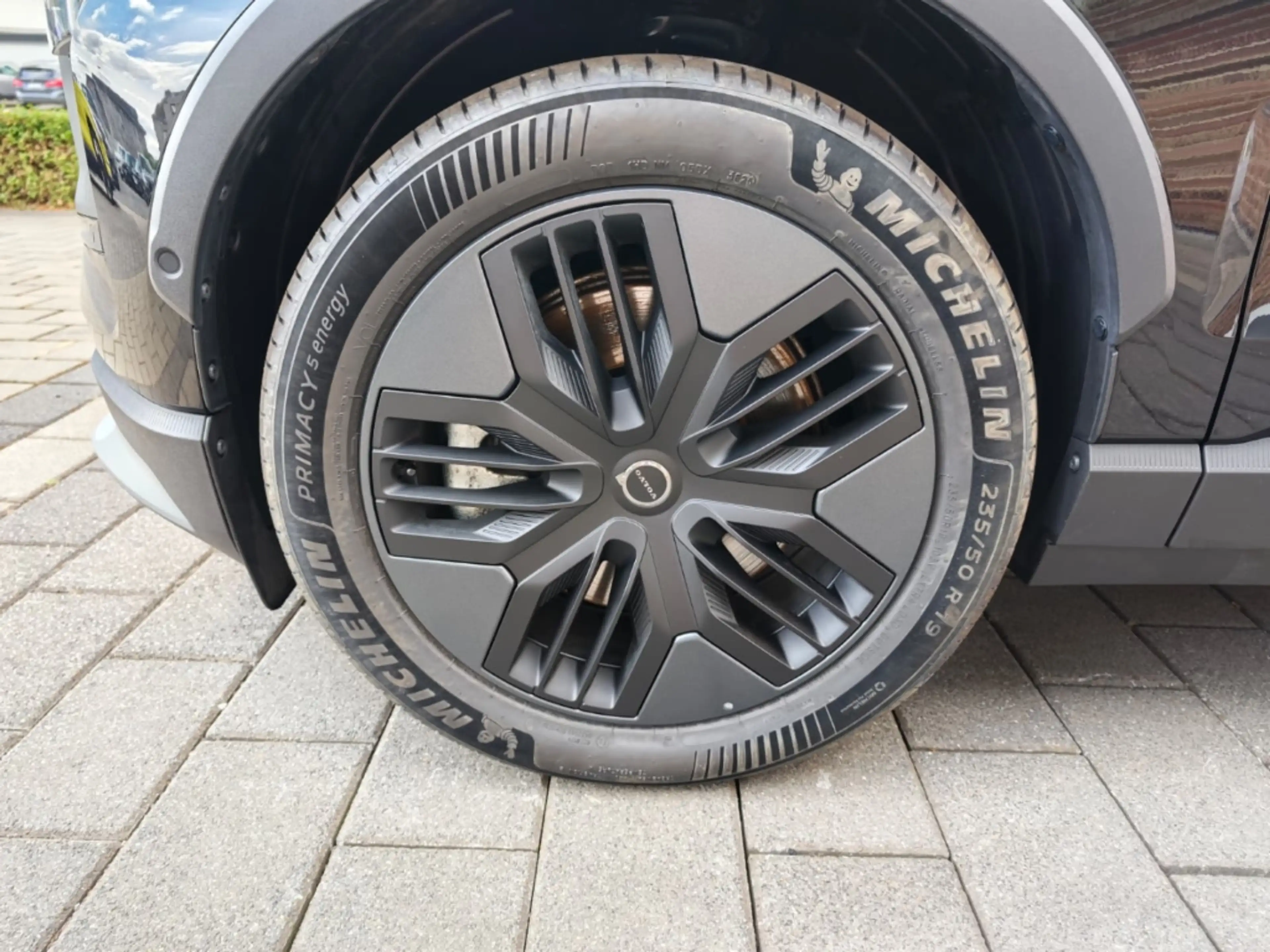 Volvo EX30 Cross Country Ultra  Performance Pure Electric AWD — photo 3
