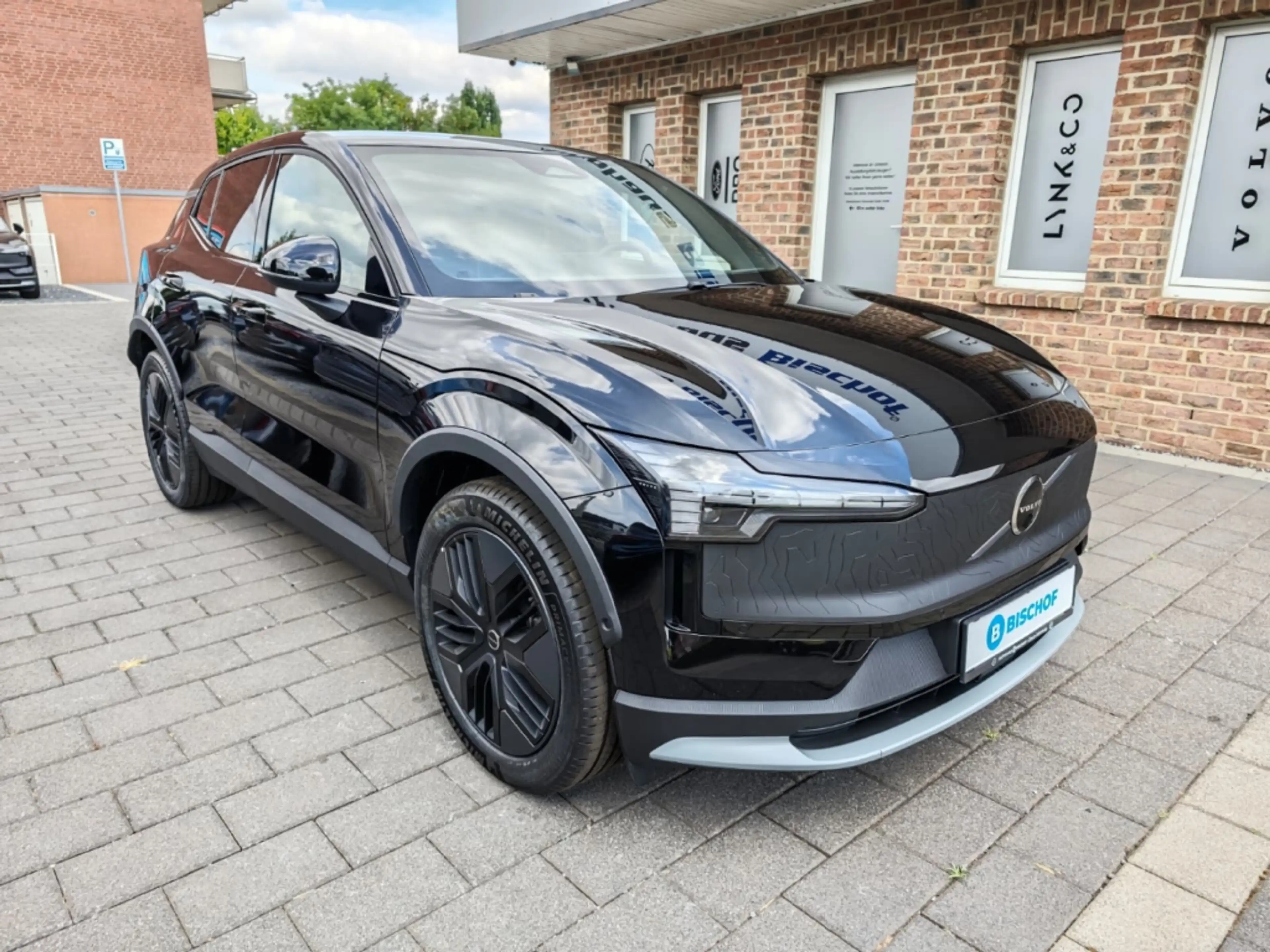 Volvo EX30 Cross Country Ultra  Performance Pure Electric AWD — photo 9