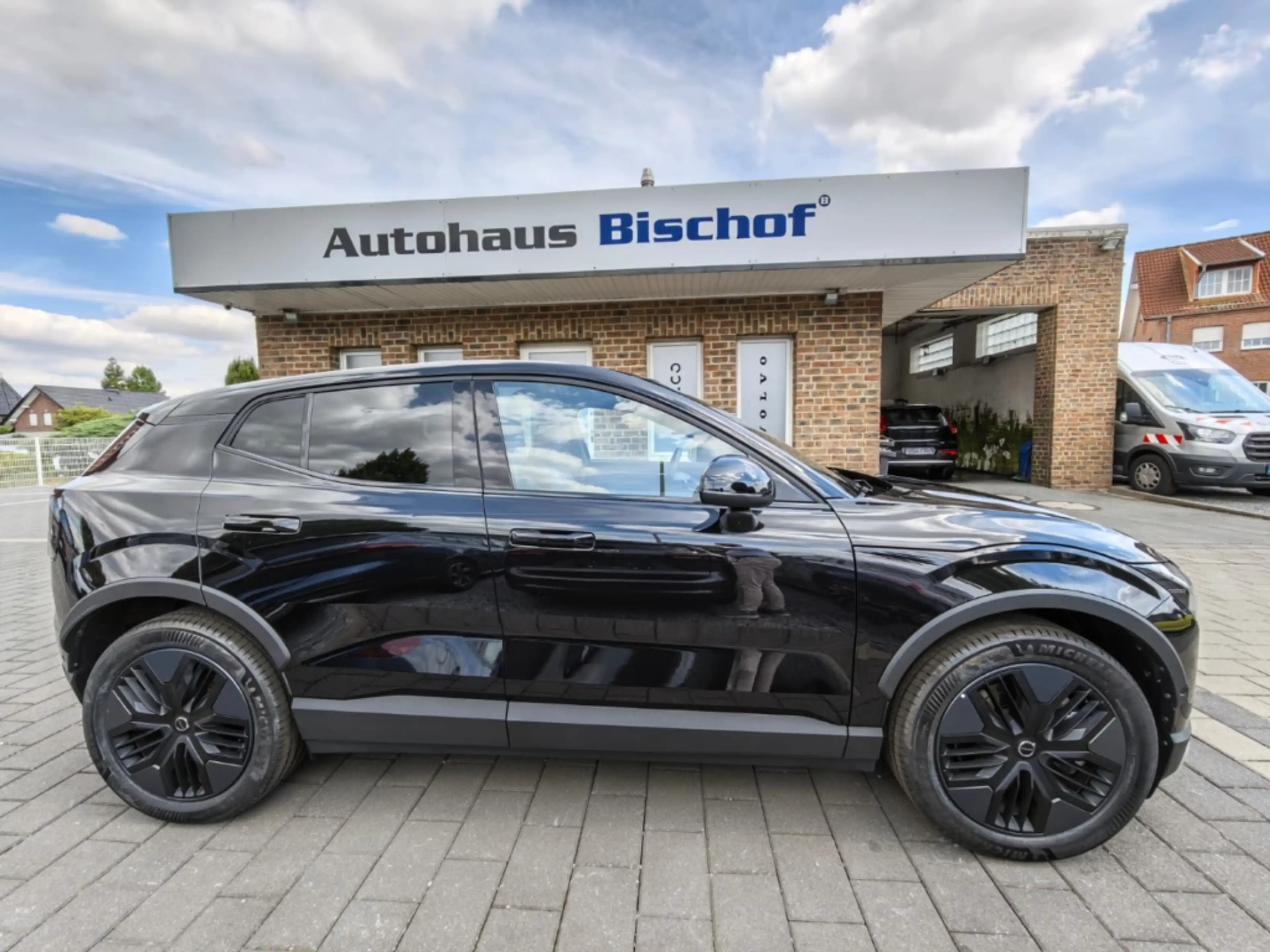 Volvo EX30 Cross Country Ultra  Performance Pure Electric AWD — photo 8