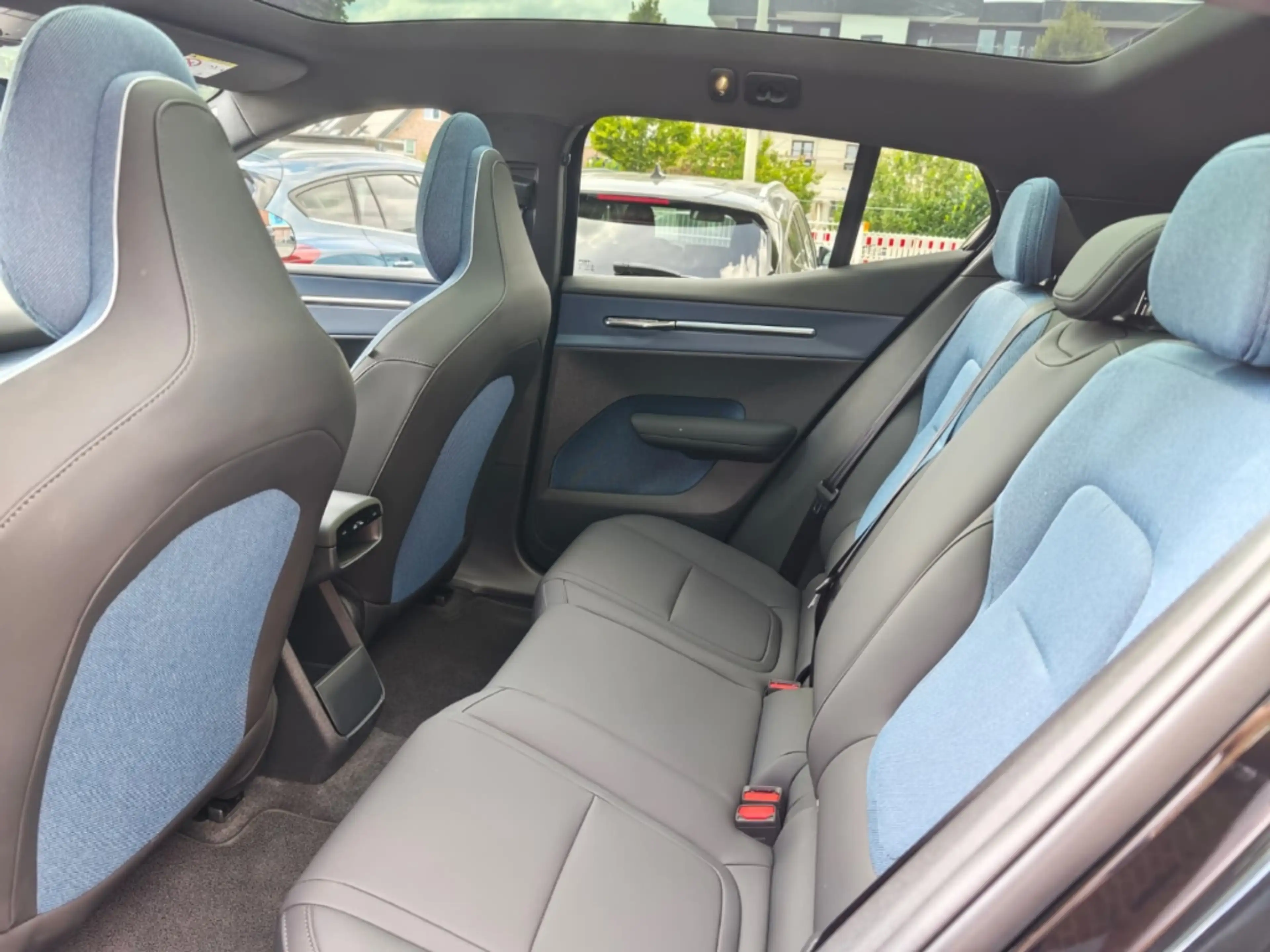 Volvo EX30 Cross Country Ultra  Performance Pure Electric AWD — photo 14
