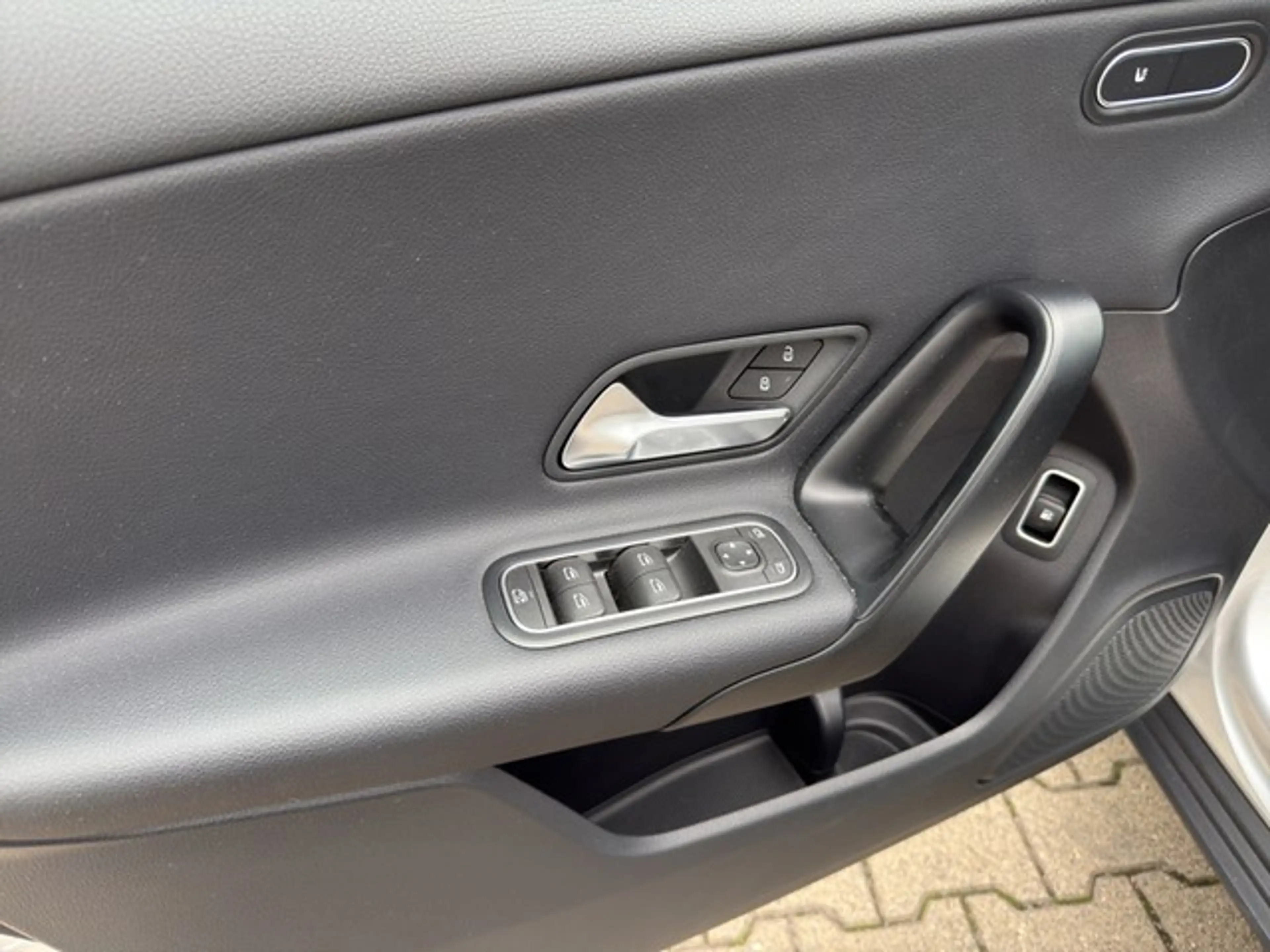 Mercedes-Benz E 250 A-Klasse 250 e Plug-in-Hybrid Navi+Sitzhzg+PDC ... — photo 14