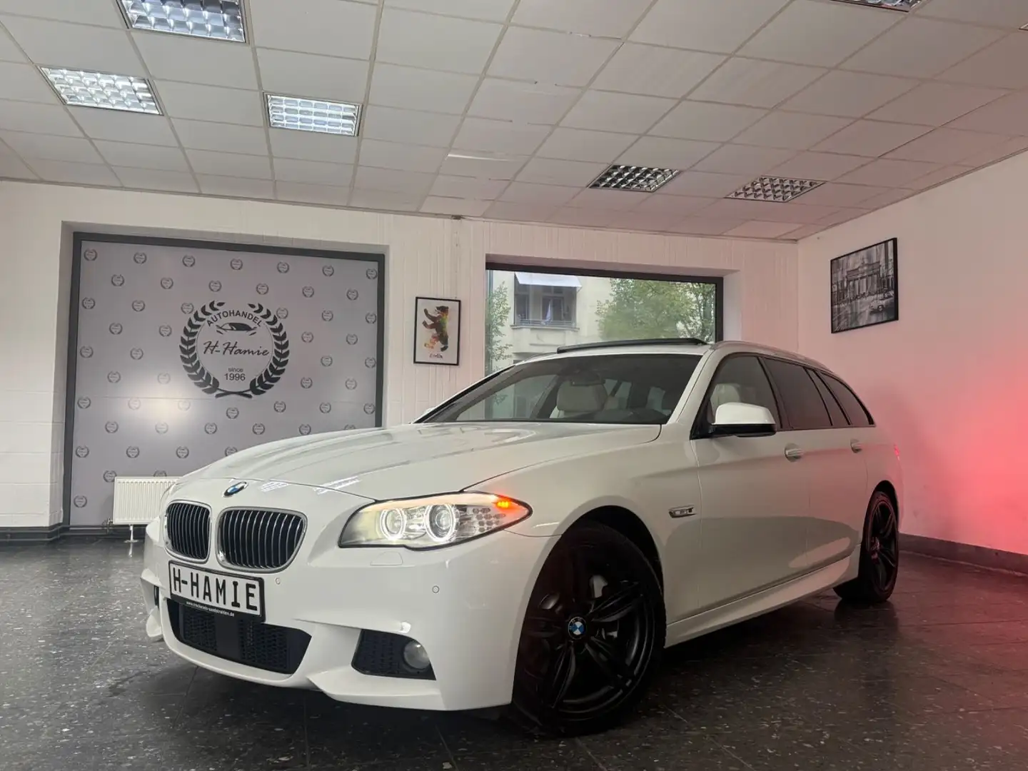 BMW 525 M-SPORT PANO KEYLESS SOFTCLOSE MEMOREY HUD Blanco - 1