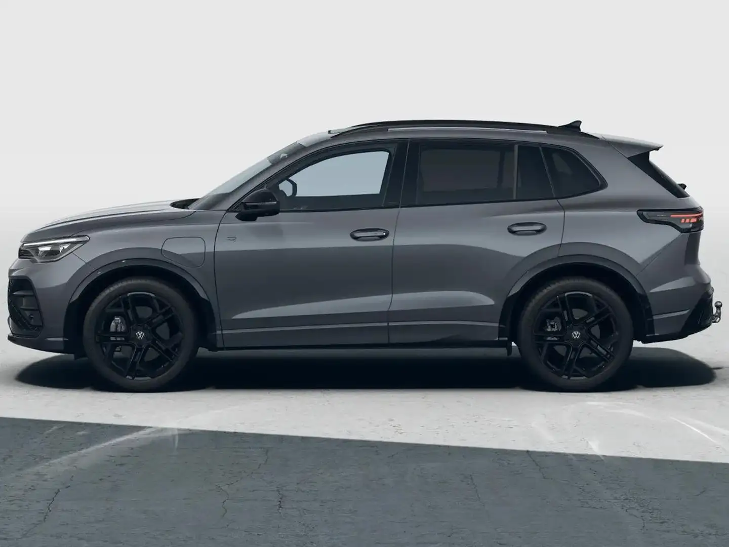 Volkswagen Tiguan R-Line-Edition 1.5 eHybrid 200 kW / 272 pk SUV 6 v Grijs - 2