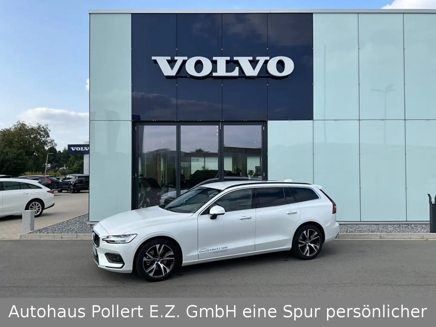 Volvo V60 Kombi Core Bianco - 1