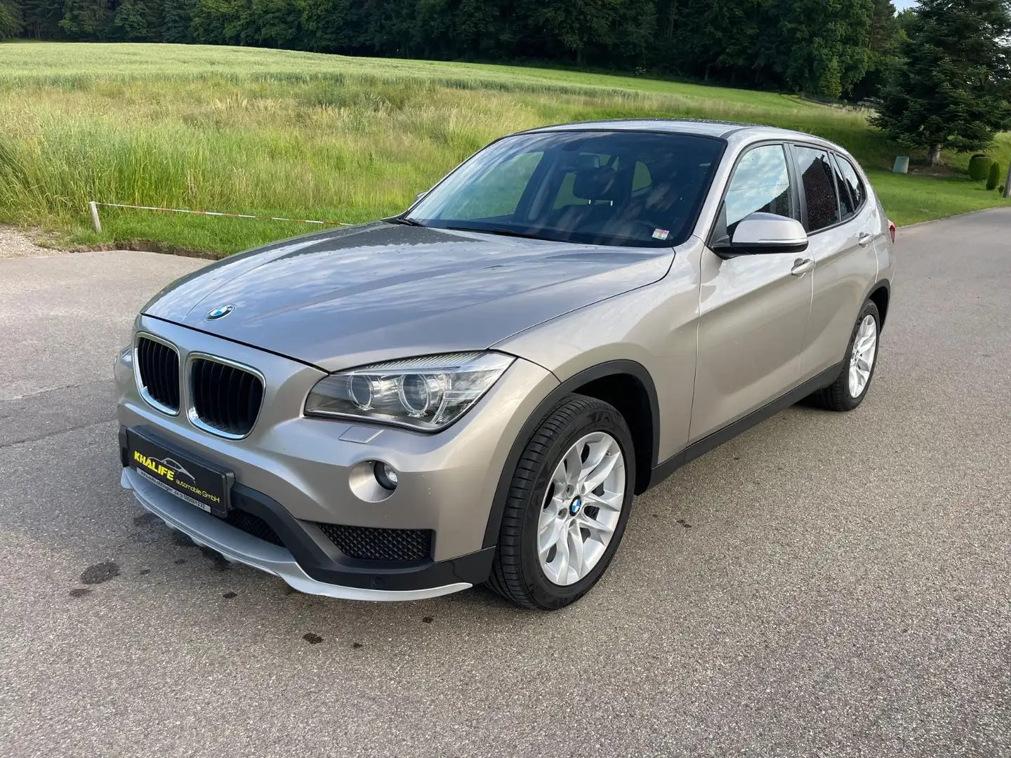 BMW X1 Baureihe X1 28 i xDrive Silber - 1