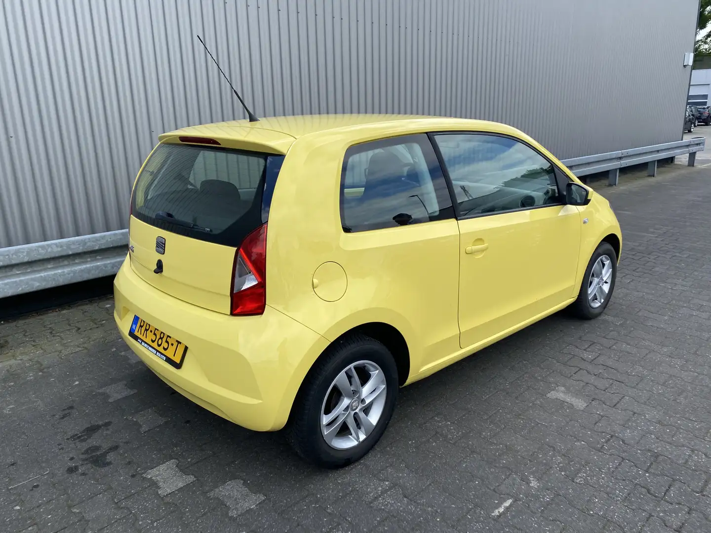 SEAT Mii 1.0 Style Sport met Airconditioning – Inruil Mogel Geel - 2