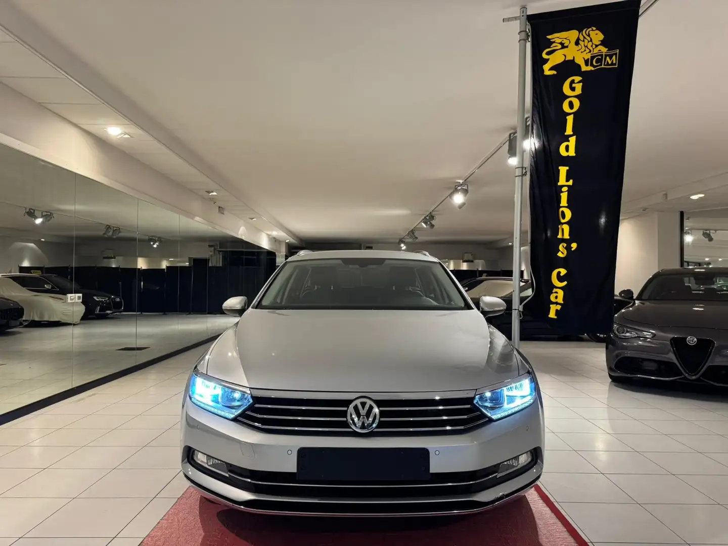 Volkswagen Passat Variant 2.0 tdi Comfortline 150cv MANUALE*CRUISE ADATTIVO Gris - 2