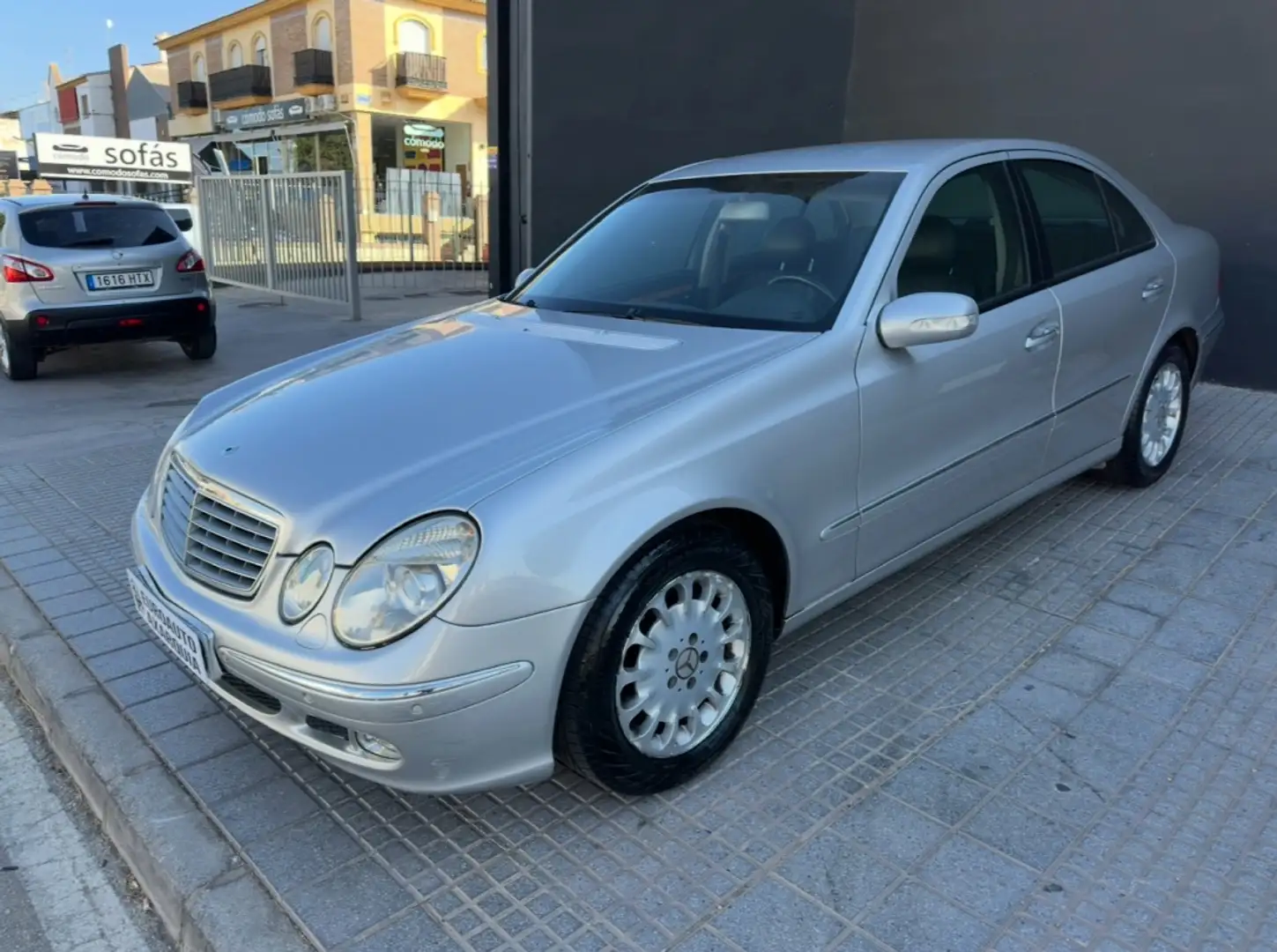 Mercedes-Benz E 320 CDI 4M Aut. Gris - 2