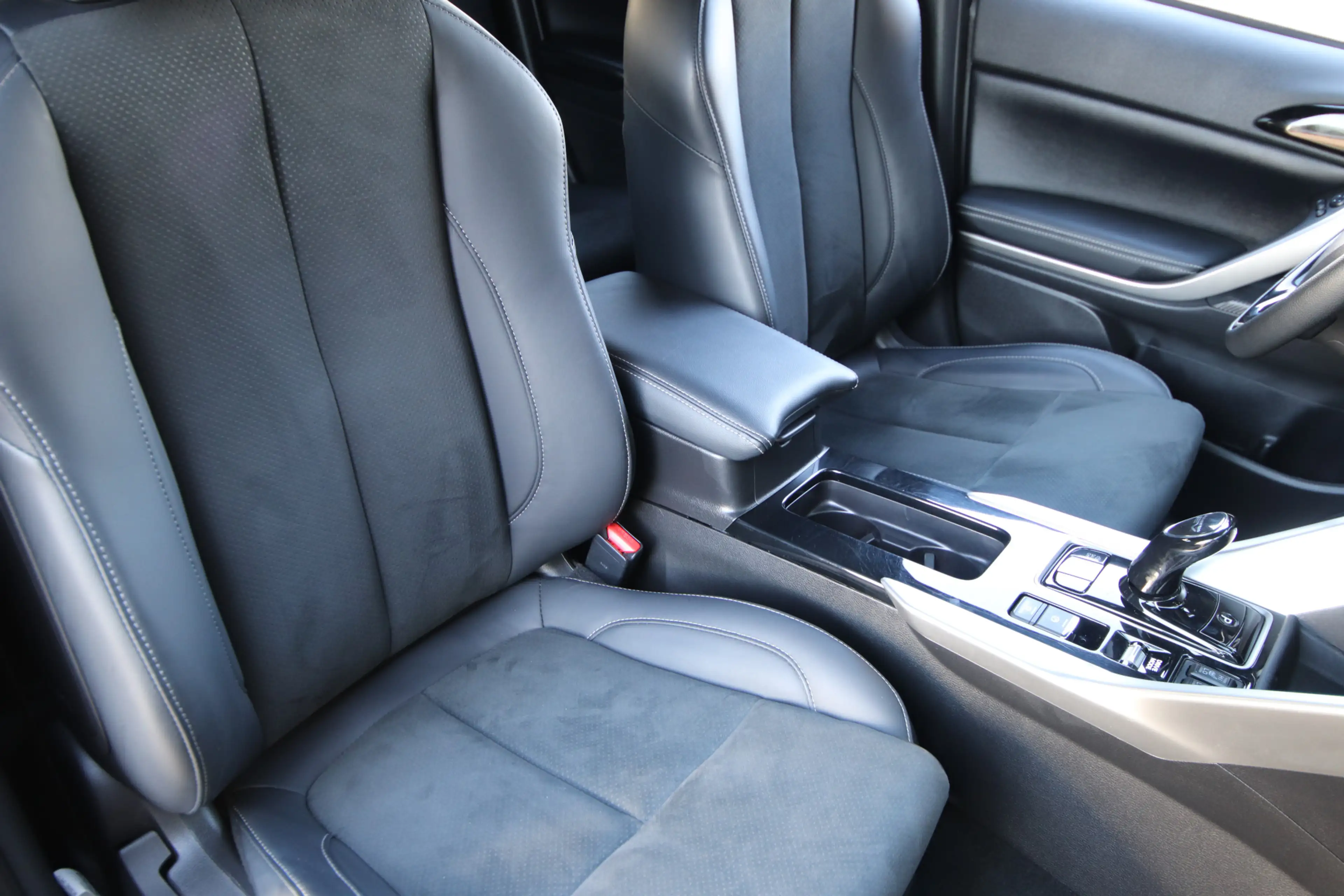 Mitsubishi Eclipse Cross 2.4 PHEV Executive Trekhaak, Adaptive Cruise, New — photo 3