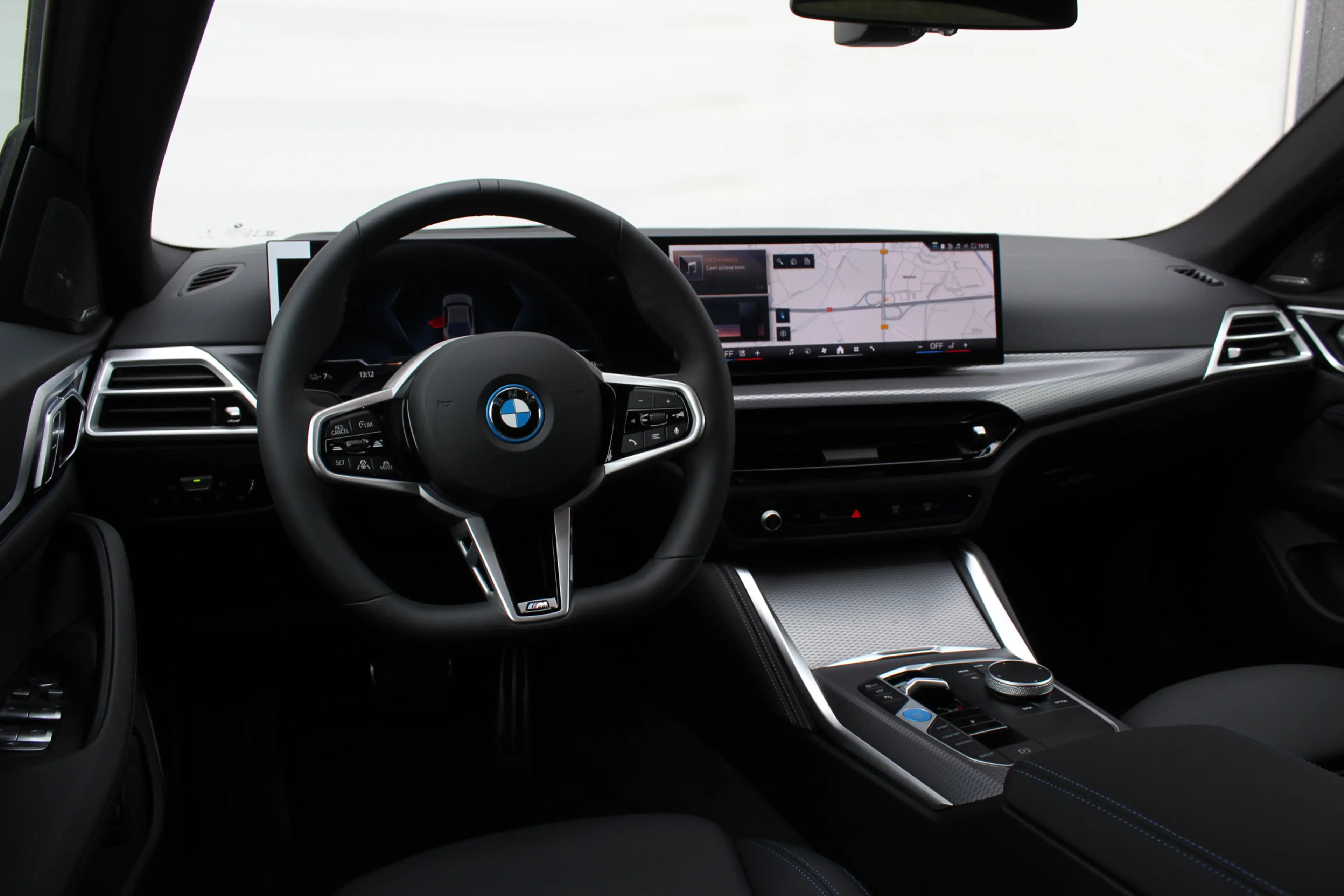 BMW i4 xDrive40 M Sport / Schuif-kanteldak / Trekhaak / A — photo 14