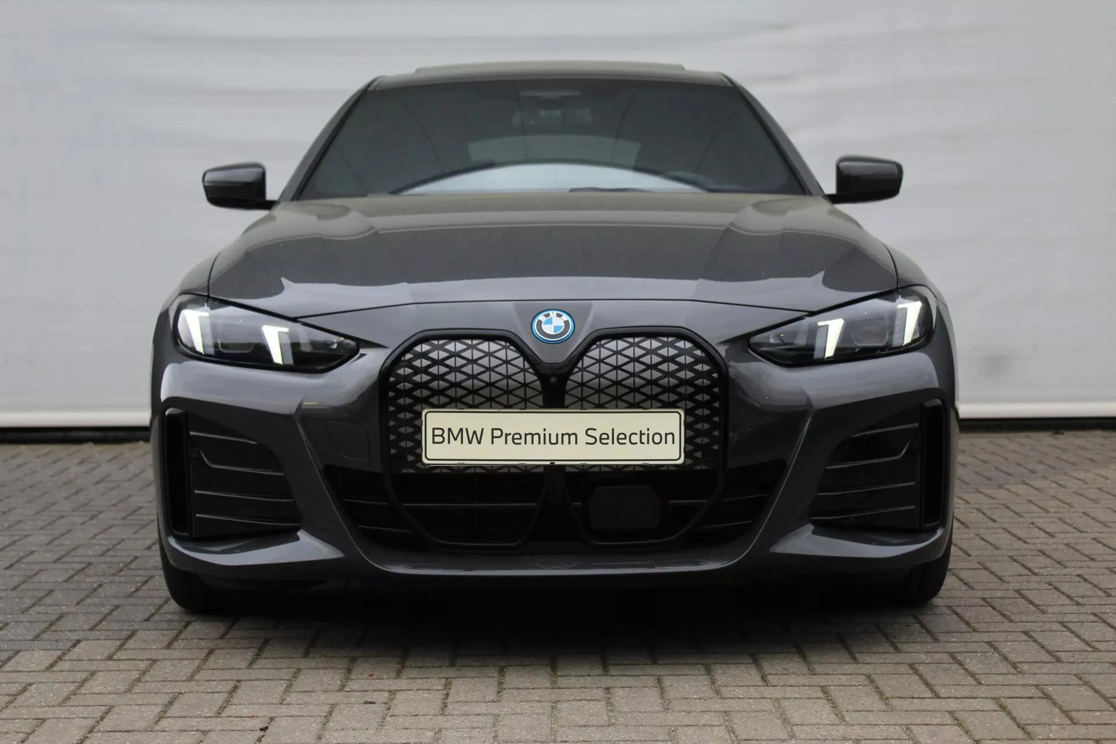 BMW i4 xDrive40 M Sport / Schuif-kanteldak / Trekhaak / A — photo 2