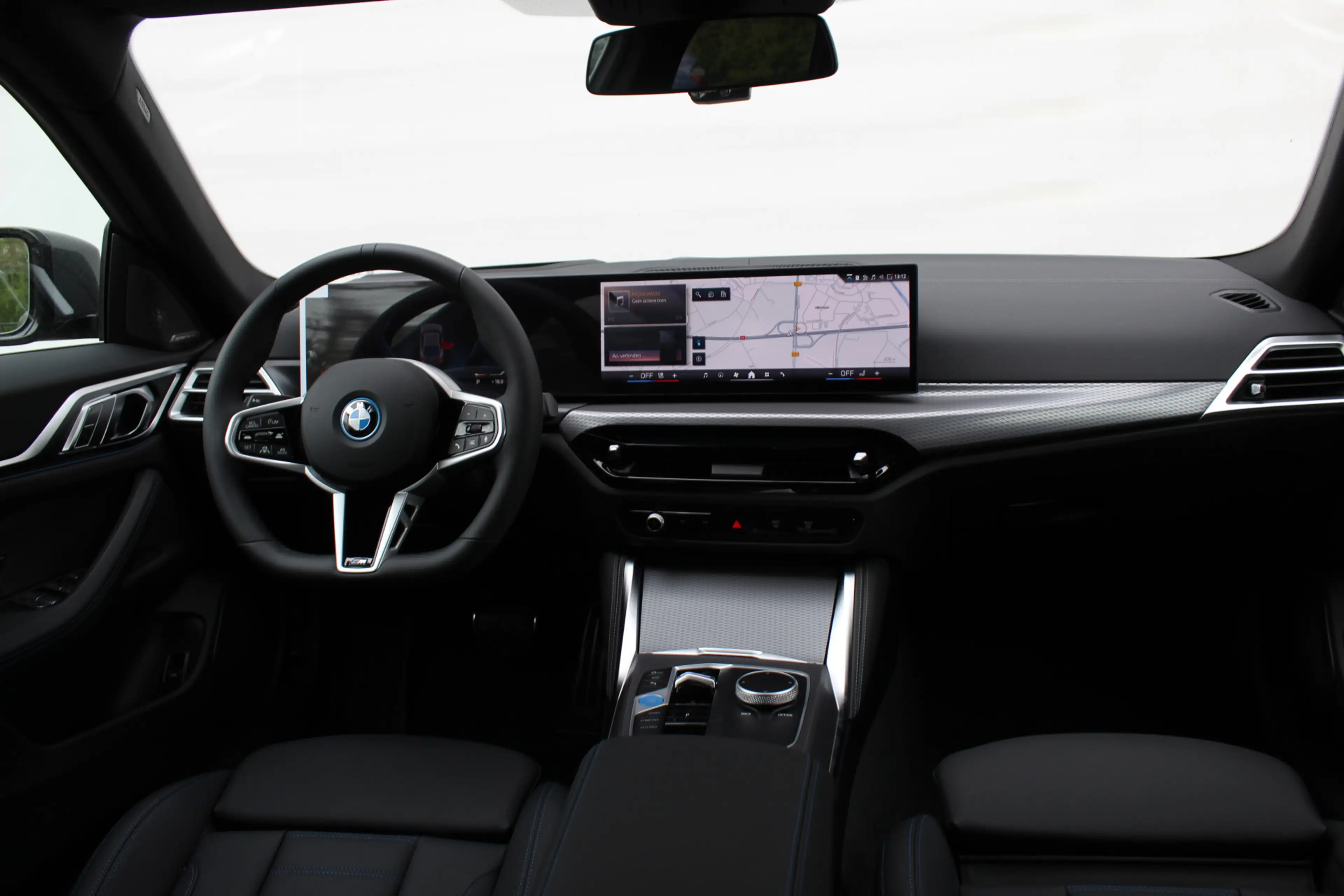 BMW i4 xDrive40 M Sport / Schuif-kanteldak / Trekhaak / A — photo 15