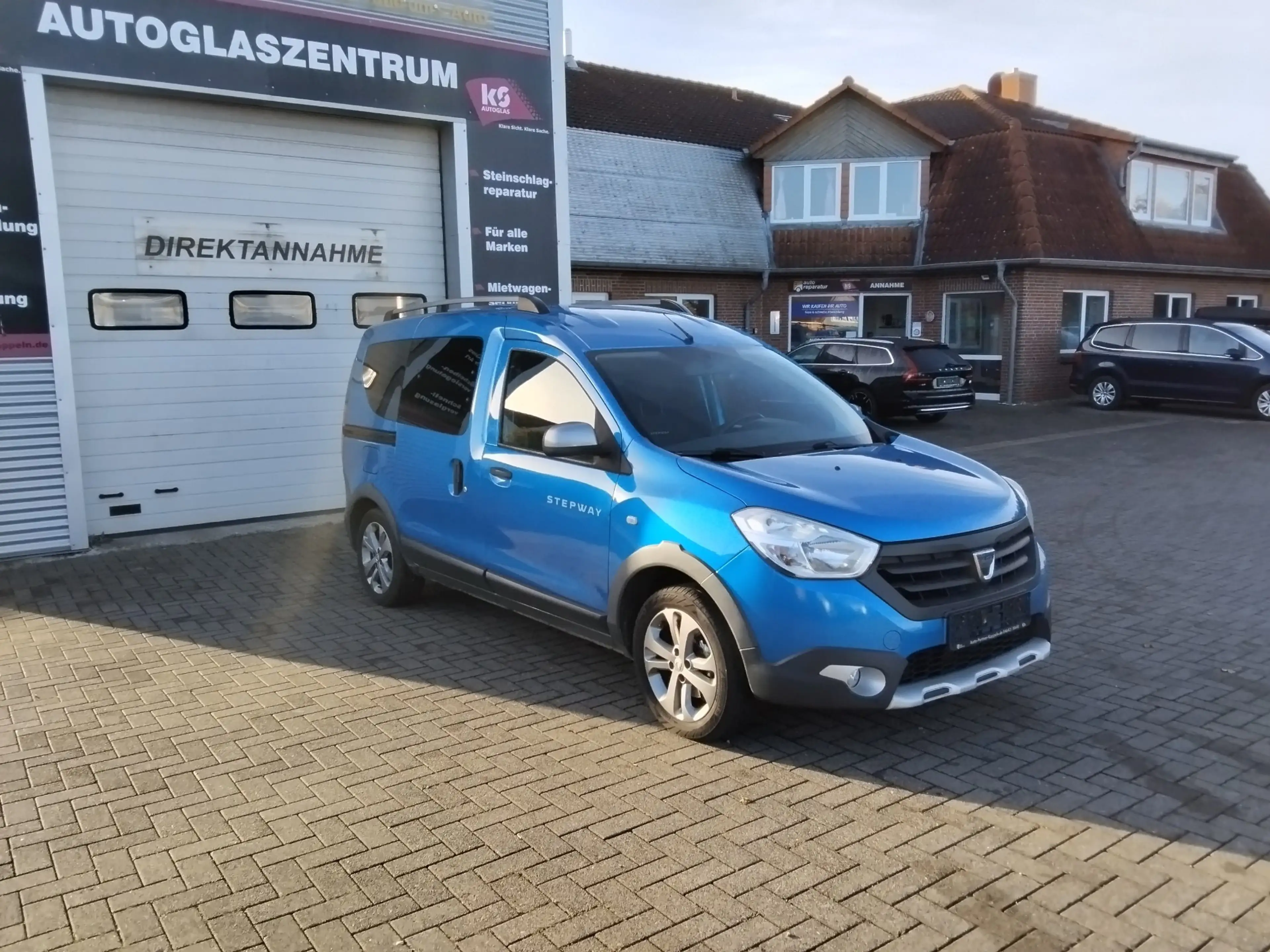 Dacia Dokker 1.2 TCe Stepway/1.Hnd./RFK/SHZG/PDC/Infotainment