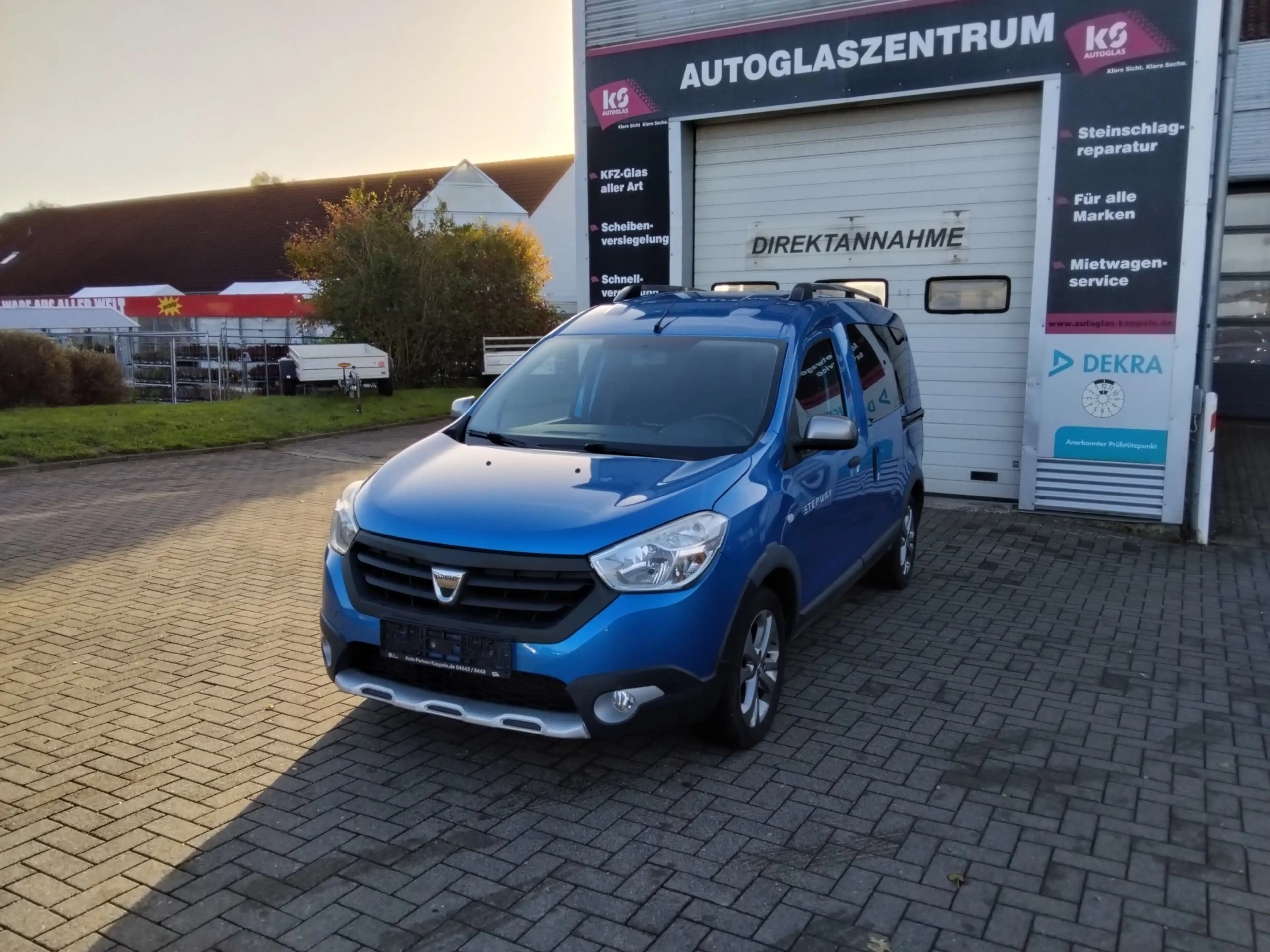 Dacia Dokker 1.2 TCe Stepway/1.Hnd./RFK/SHZG/PDC/Infotainment — photo 3