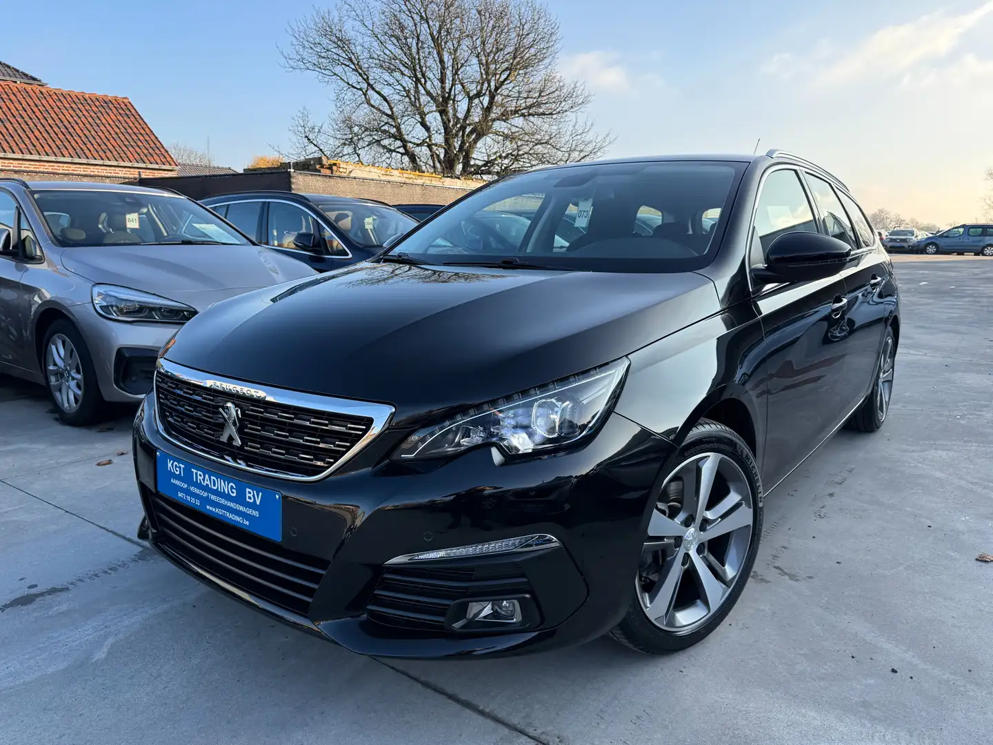 Peugeot 308 1.2i 130PK AUTOMAAT NAVIGATIE LEDER FULL LED DAB Noir - 1