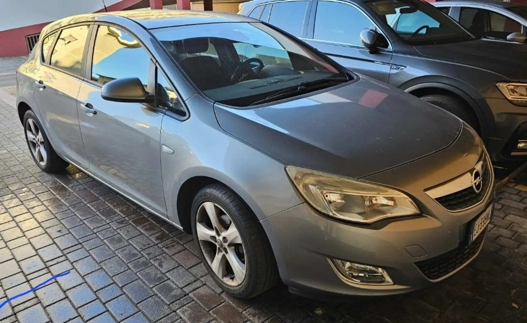 Opel Astra 5p 1.4 Cosmo 100cv - 2