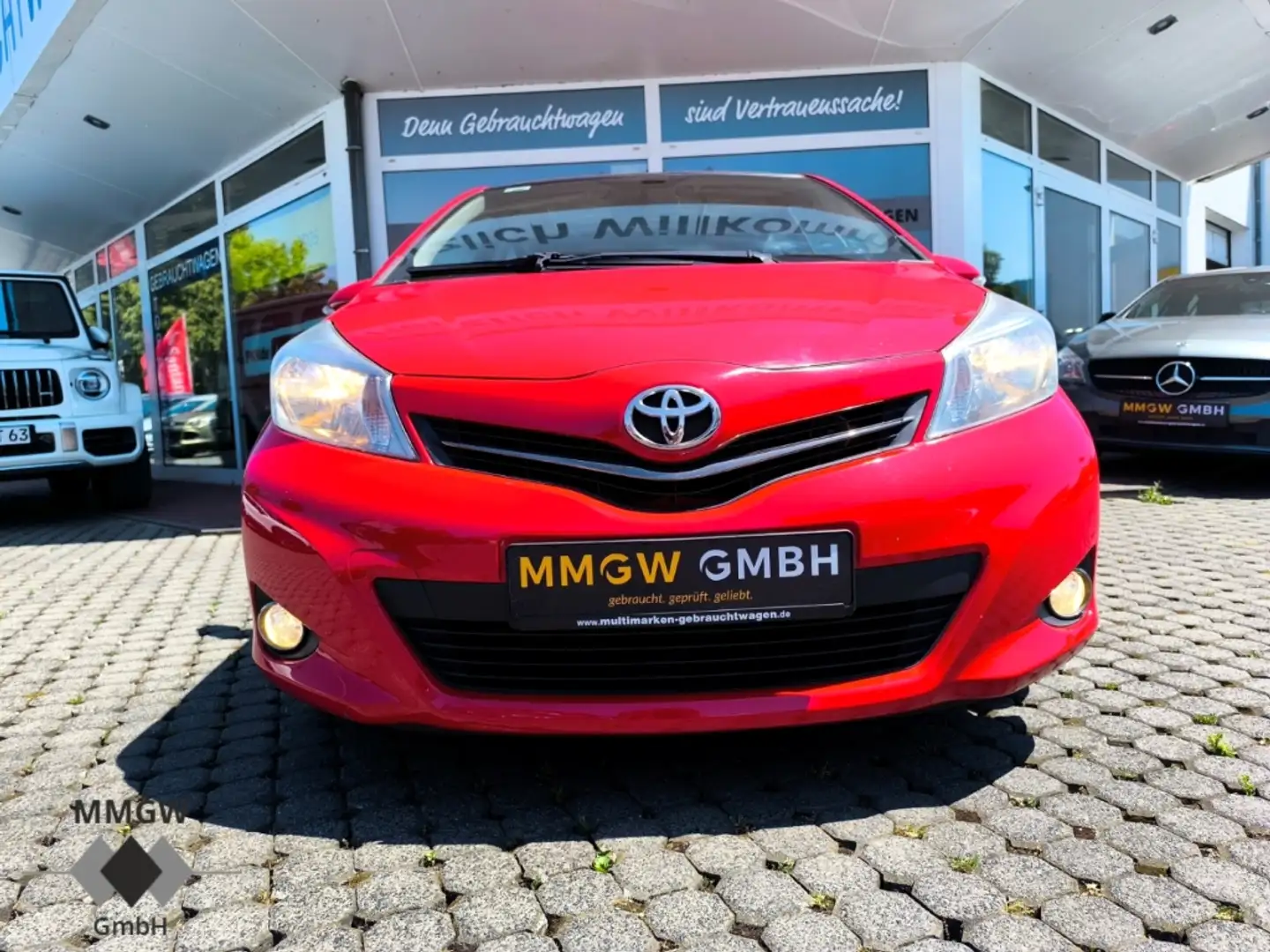 Toyota Yaris Club 1.33 Dual-VVTi Navi/DAB/Tel-Vorb/Klima/Freisp Rot - 2