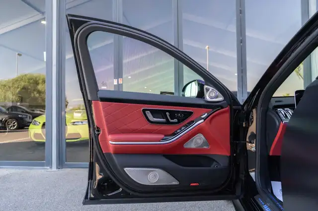 Mercedes-Benz S-Class view 7