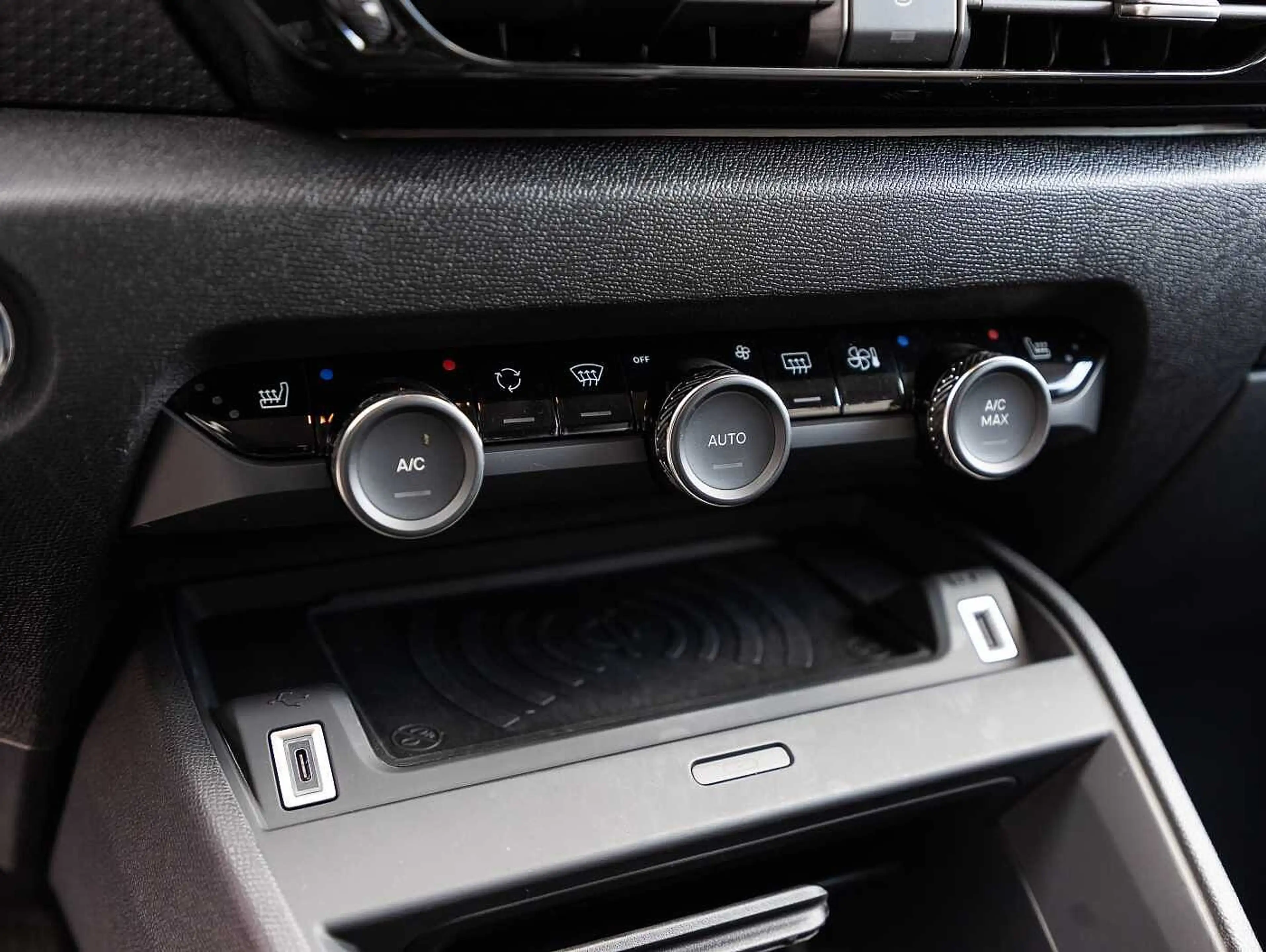 Citroen C4 PureTech 130 EAT8 MAX Techno-Paket — photo 13