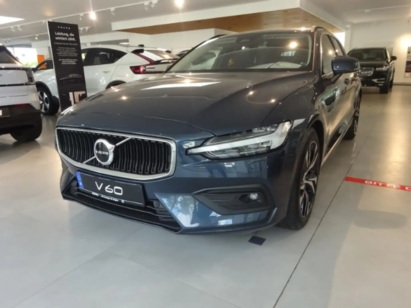 Volvo V60 Core B3 - ACC - Kamera - LED - SOFORT VERFÜGBAR Blau - 1