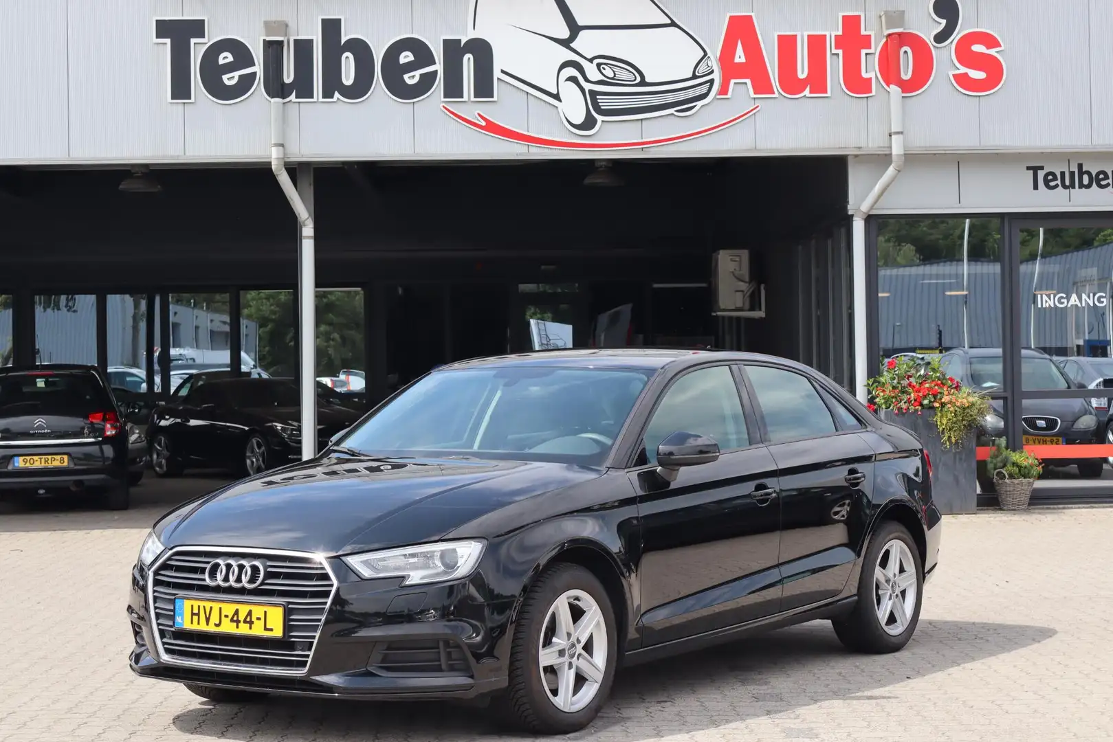 Audi A3 Limousine 1.0 TFSI Airco, Navigatie, Stoelverwarmi Zwart - 1