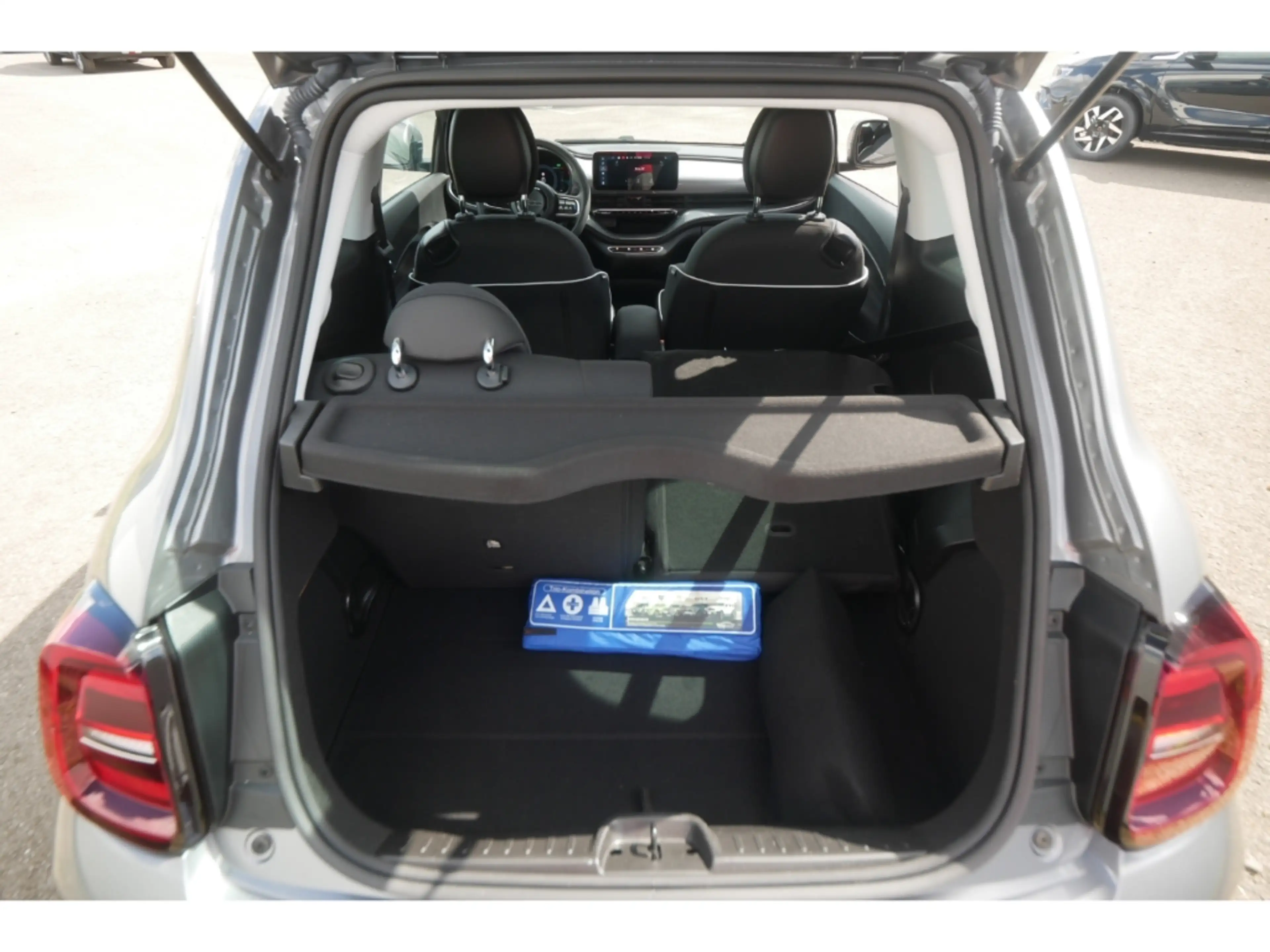 Fiat 500e AT 42 Kwh 118PS KOMFORT STYLE KAMERA SHZ ALU — photo 15