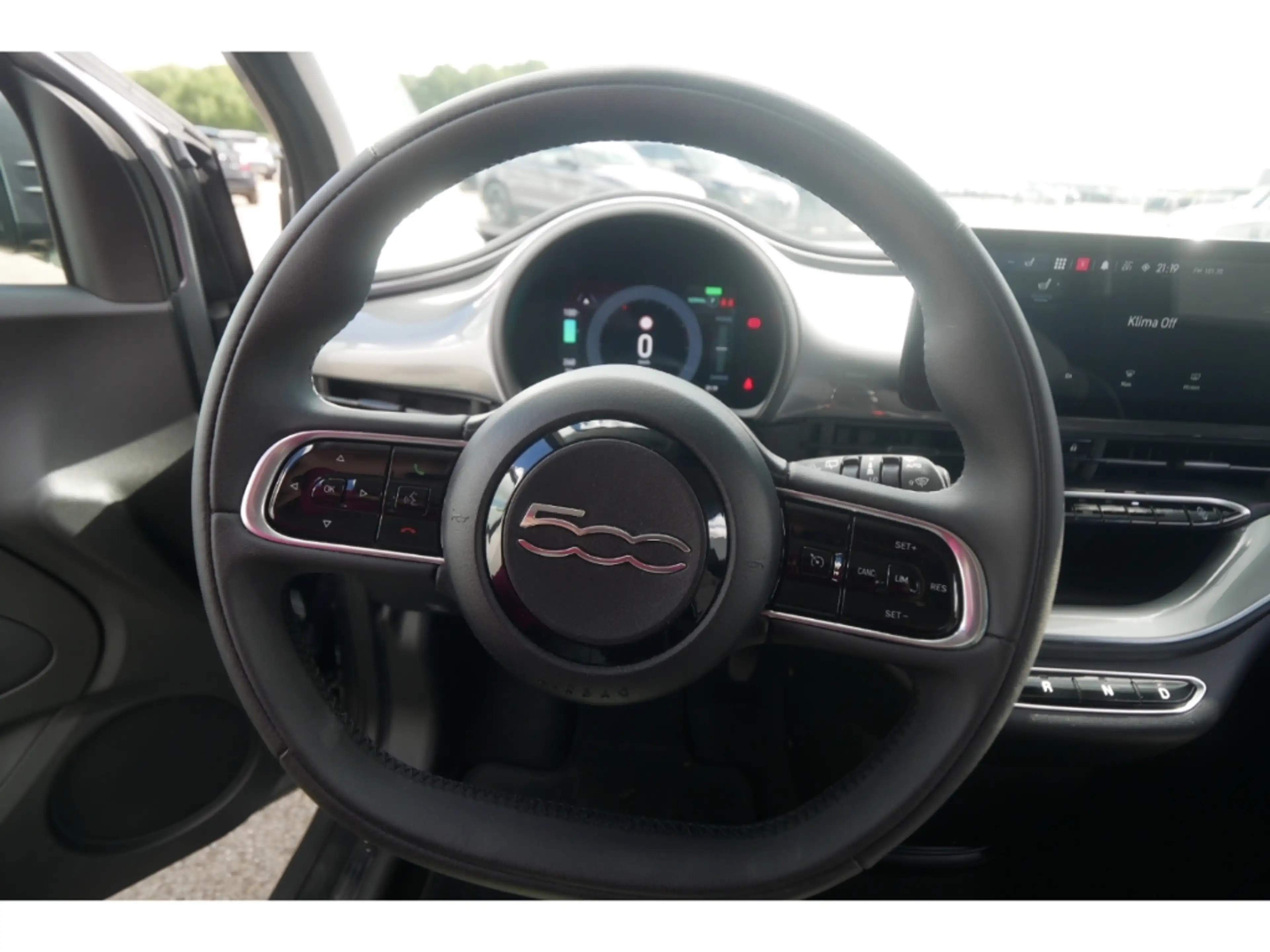 Fiat 500e AT 42 Kwh 118PS KOMFORT STYLE KAMERA SHZ ALU — photo 10