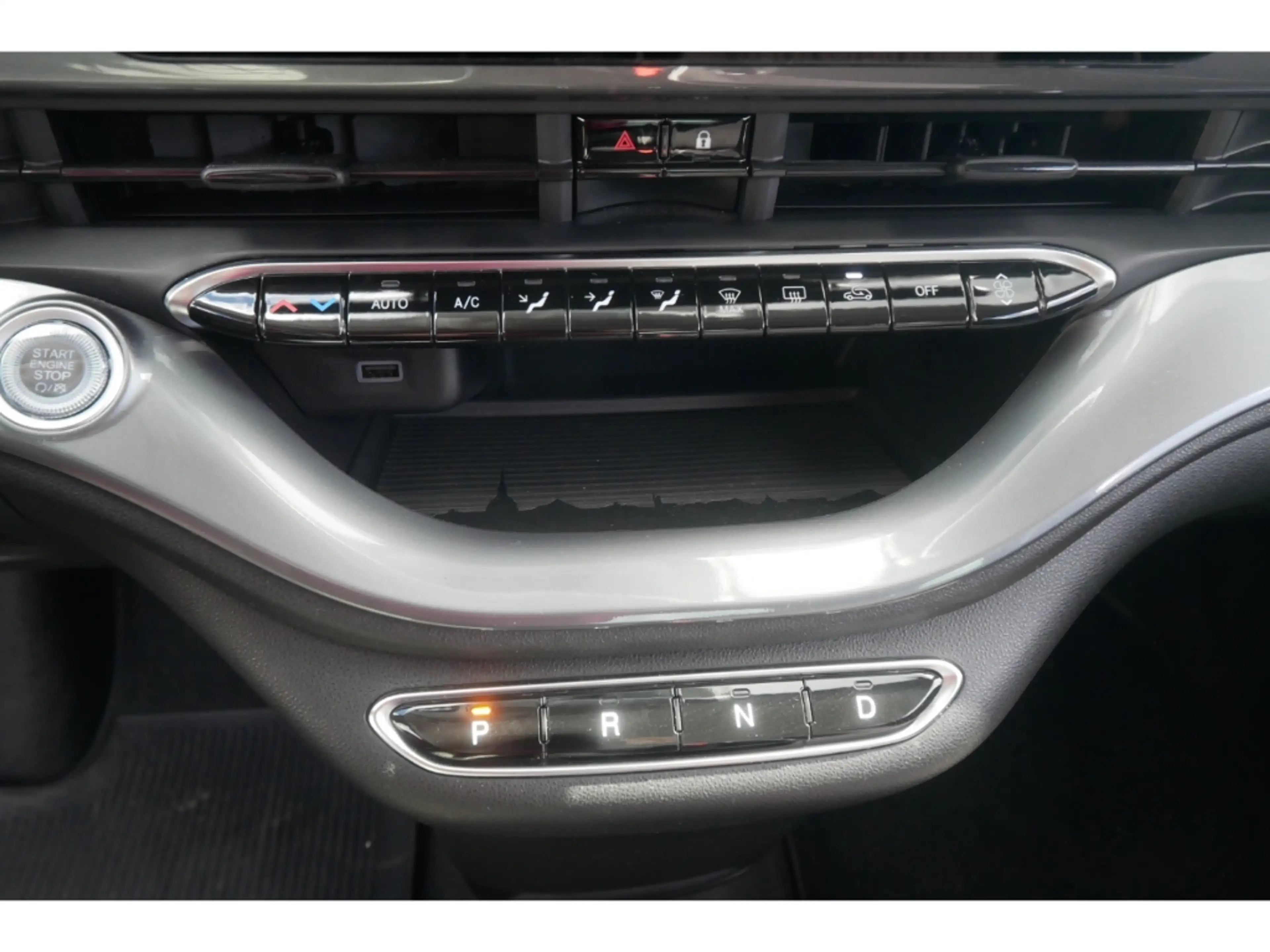 Fiat 500e AT 42 Kwh 118PS KOMFORT STYLE KAMERA SHZ ALU — photo 11