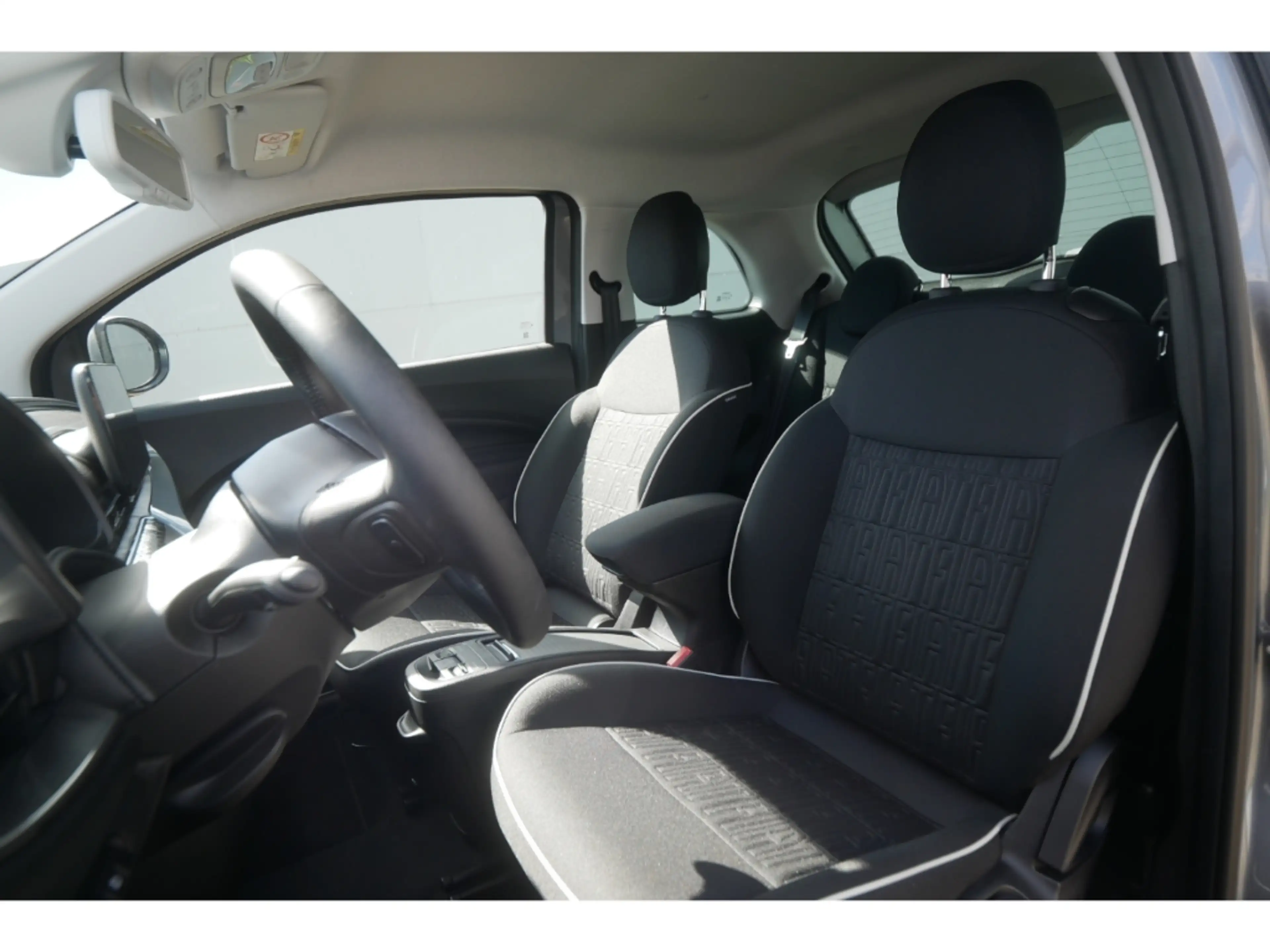 Fiat 500e AT 42 Kwh 118PS KOMFORT STYLE KAMERA SHZ ALU — photo 9