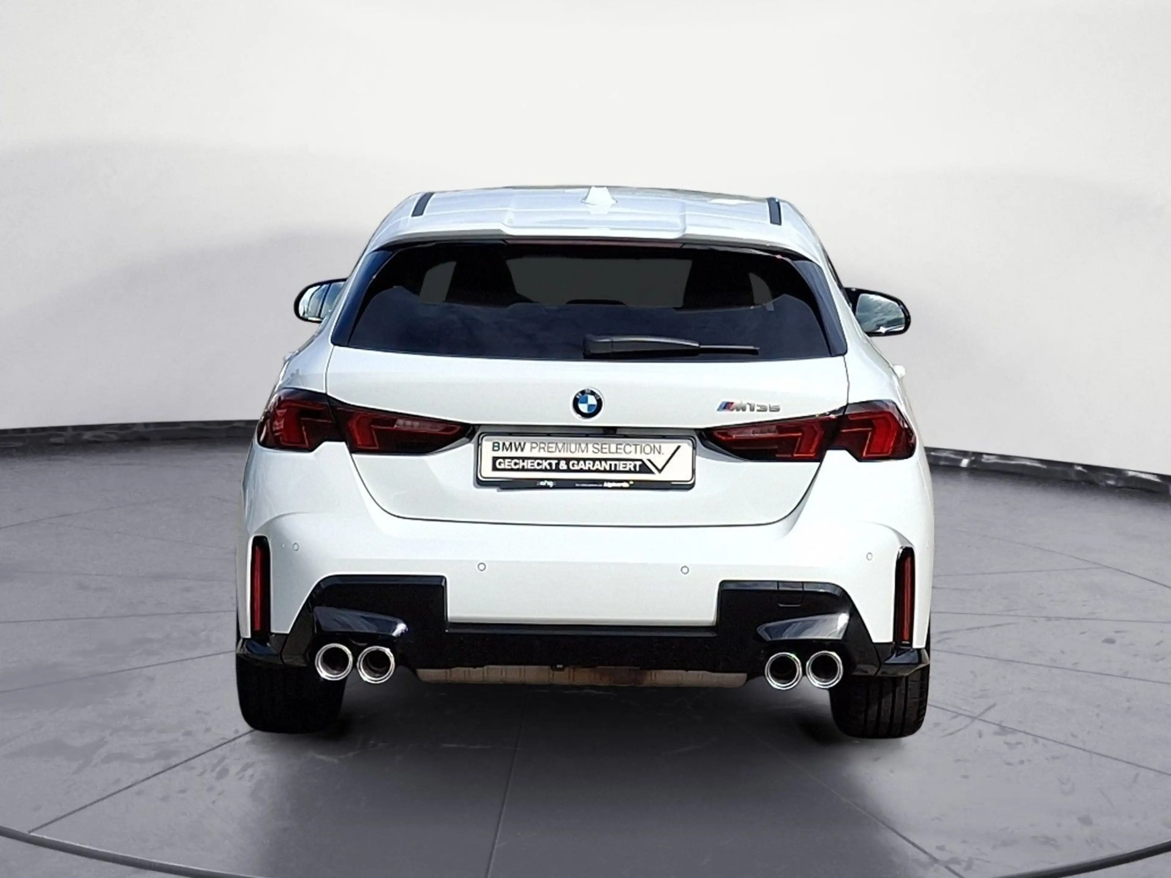 BMW 135 xDrive Iconic Glow Head-Up Adaptiv LED harm — photo 6