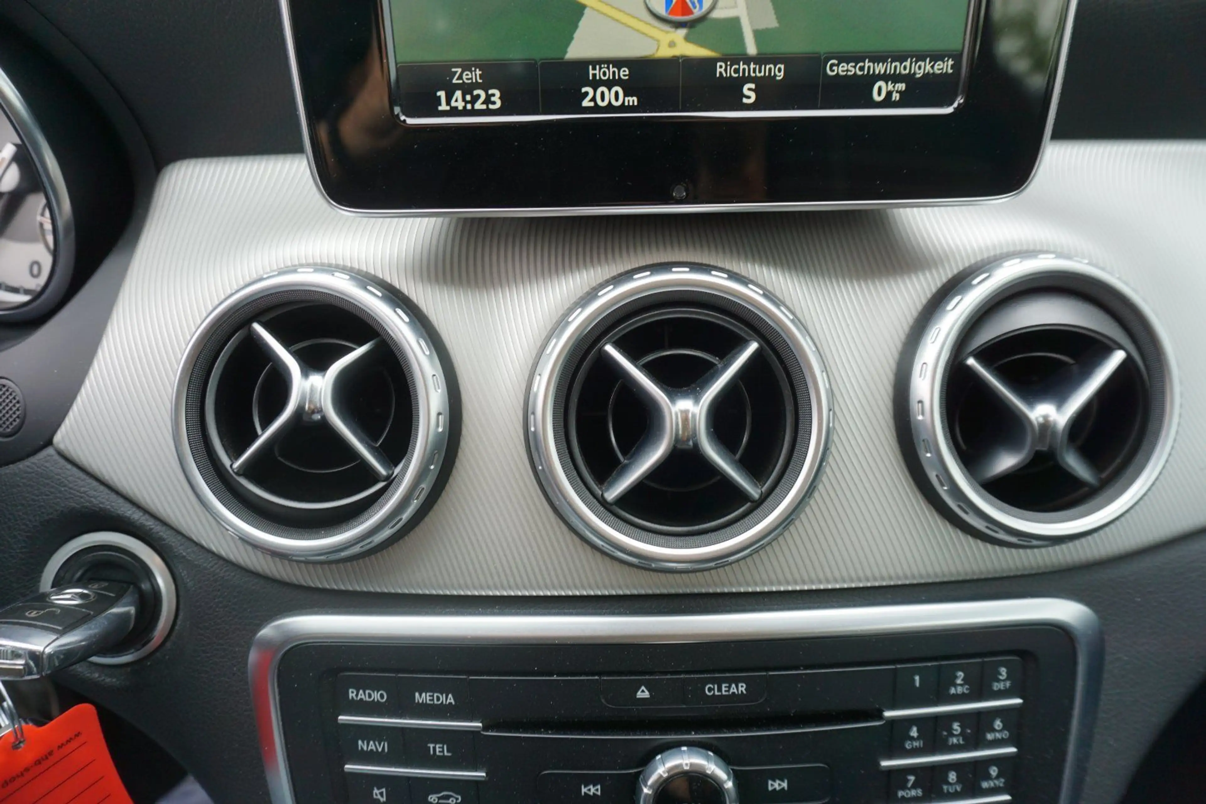 Mercedes-Benz GLA 180 GLA-Klasse GLA 180 CDI d Urban — photo 11