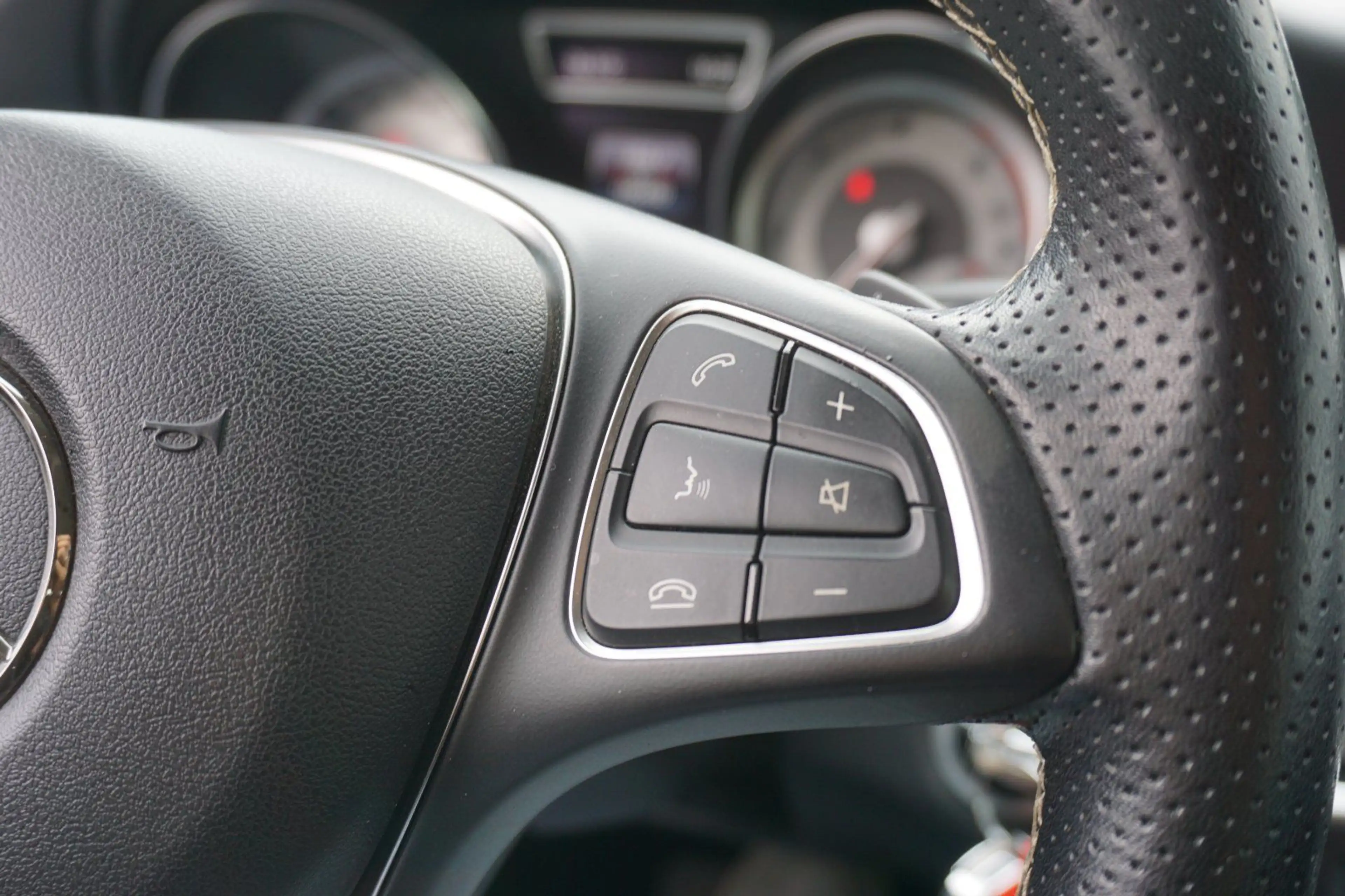 Mercedes-Benz GLA 180 GLA-Klasse GLA 180 CDI d Urban — photo 14
