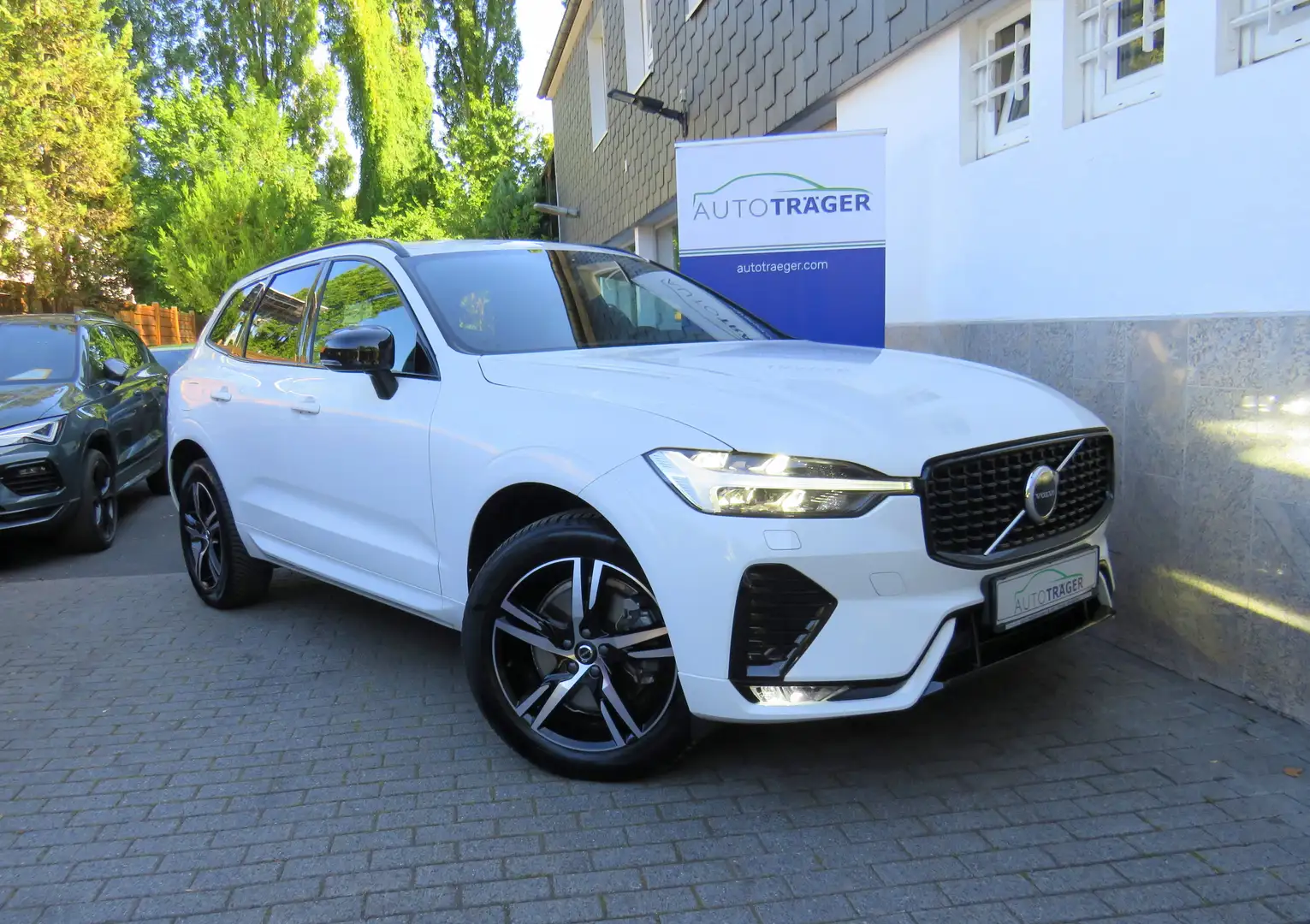 Volvo XC60 R Design AWD // Keyless/Google/PilotAss/Kamera/Top Bianco - 1