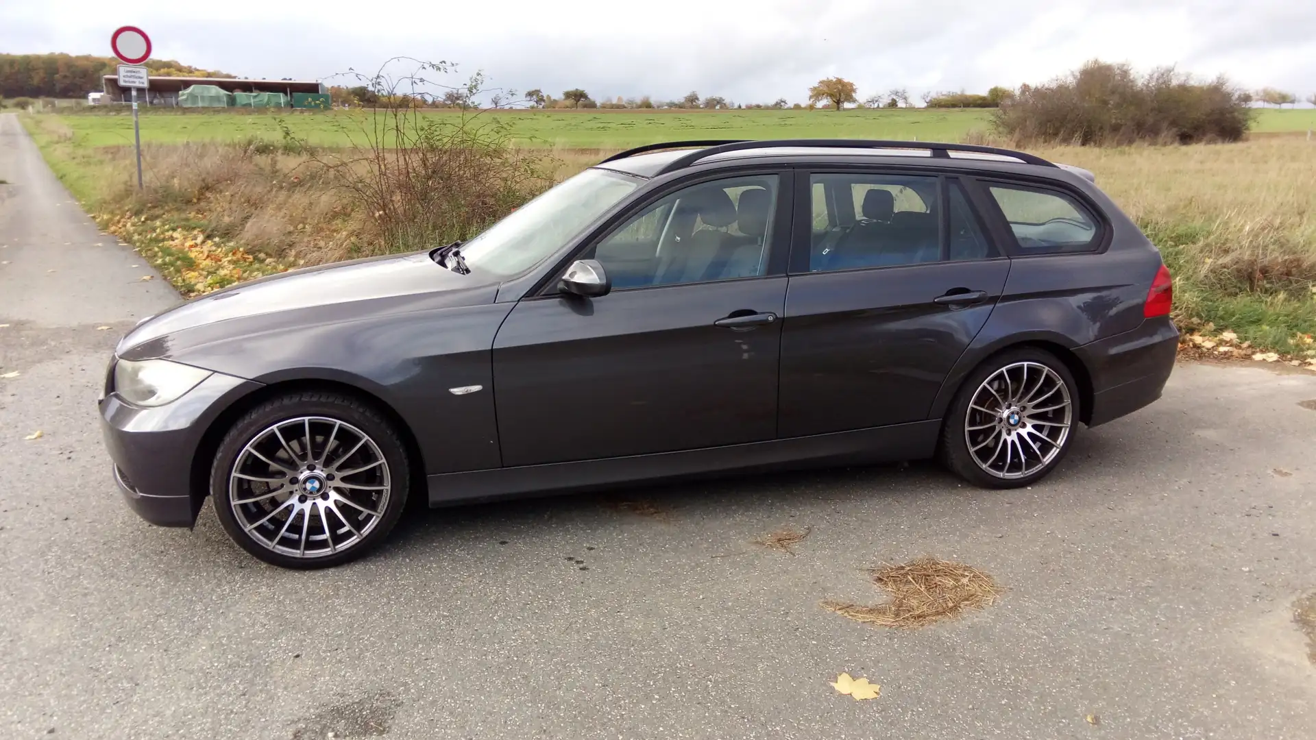 BMW 318 i Touring, KLIMA,TEMPOMAT,STEUERKETTE NEU, Grau - 2