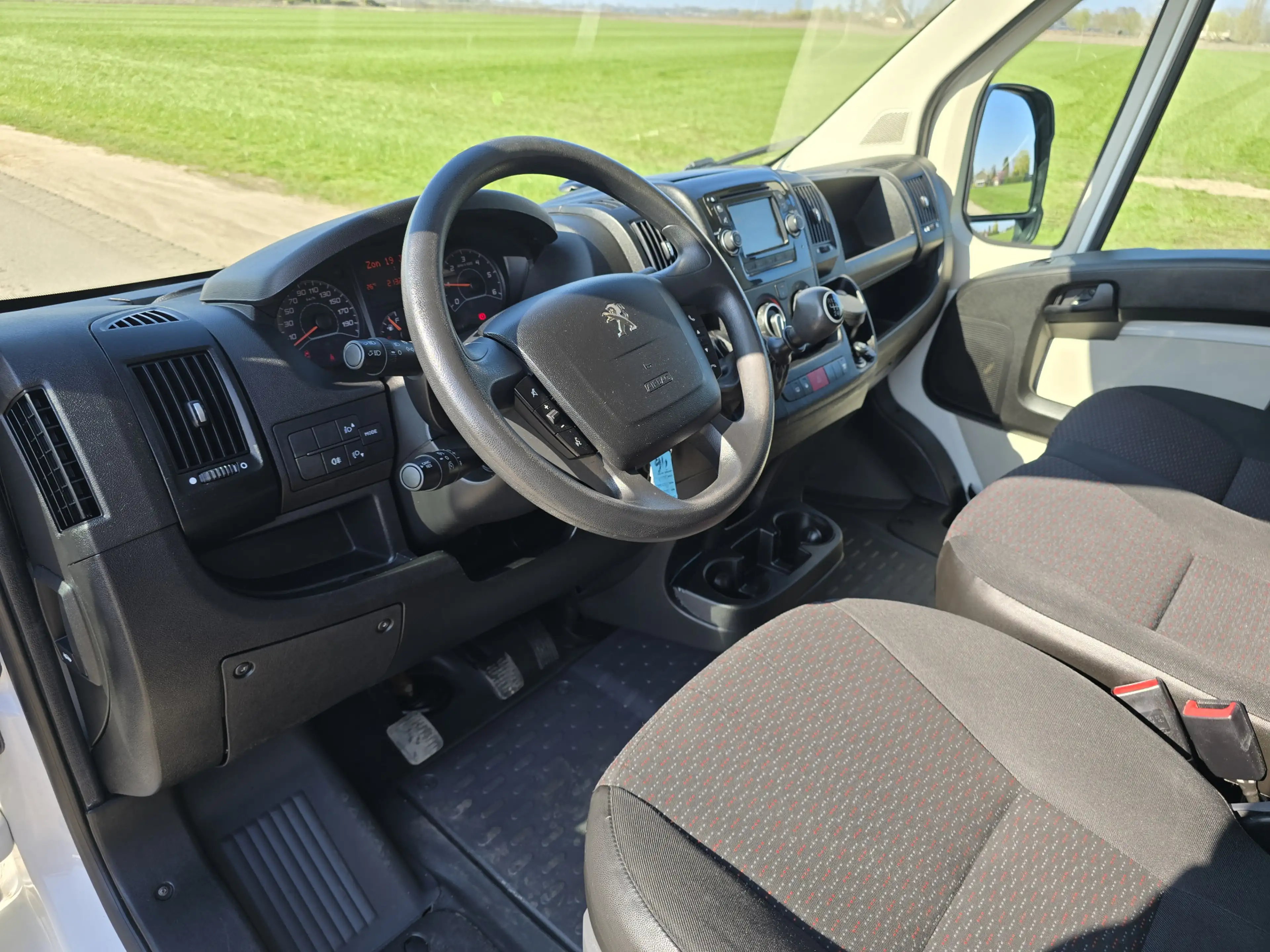 Peugeot Boxer 333 2.0 BlueHDI L2H2 Pro - 130 Pk - Euro 6 - Airco — photo 21