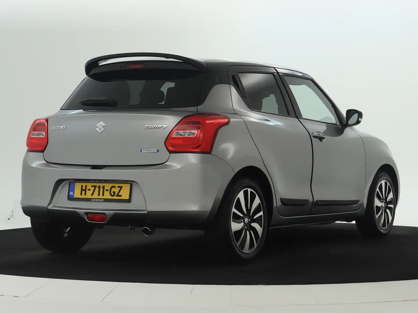 Suzuki Swift 1.2 Stijl Smart Hybrid | Cruise & Climate Control Gris - 2