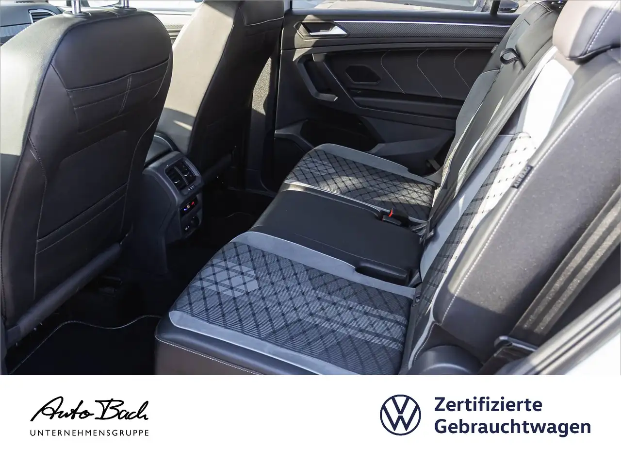 Volkswagen Tiguan Allspace R-Line 2.0TSI 4M DSG Navi LED Hu 16