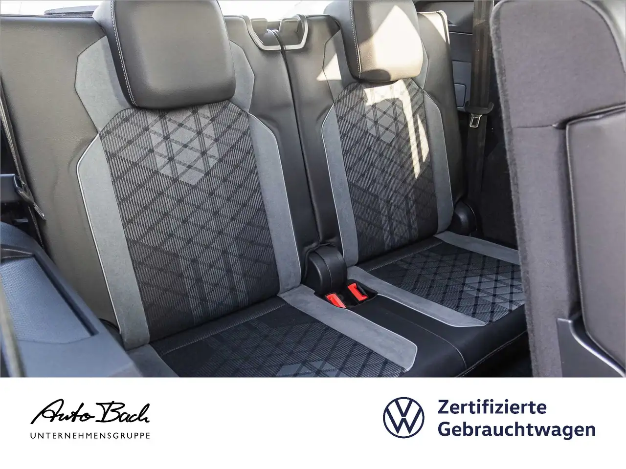 Volkswagen Tiguan Allspace R-Line 2.0TSI 4M DSG Navi LED Hu 20