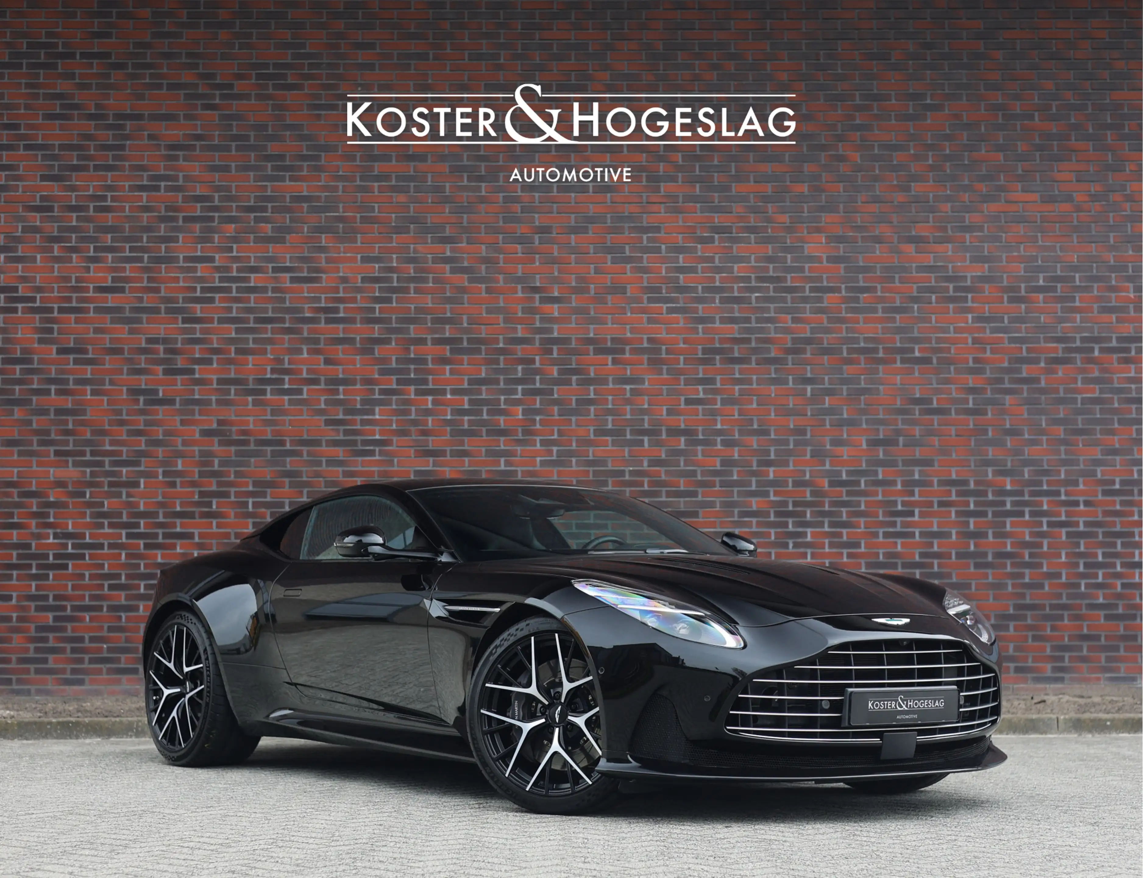Aston Martin DB12 4.0 V8