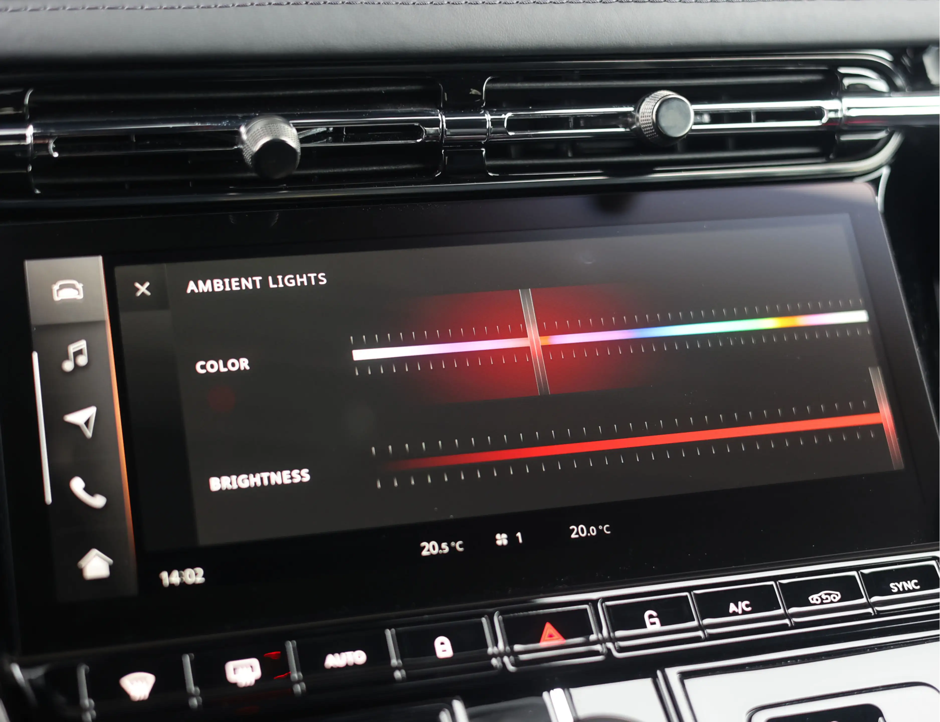 Aston Martin DB12 4.0 V8 — photo 41