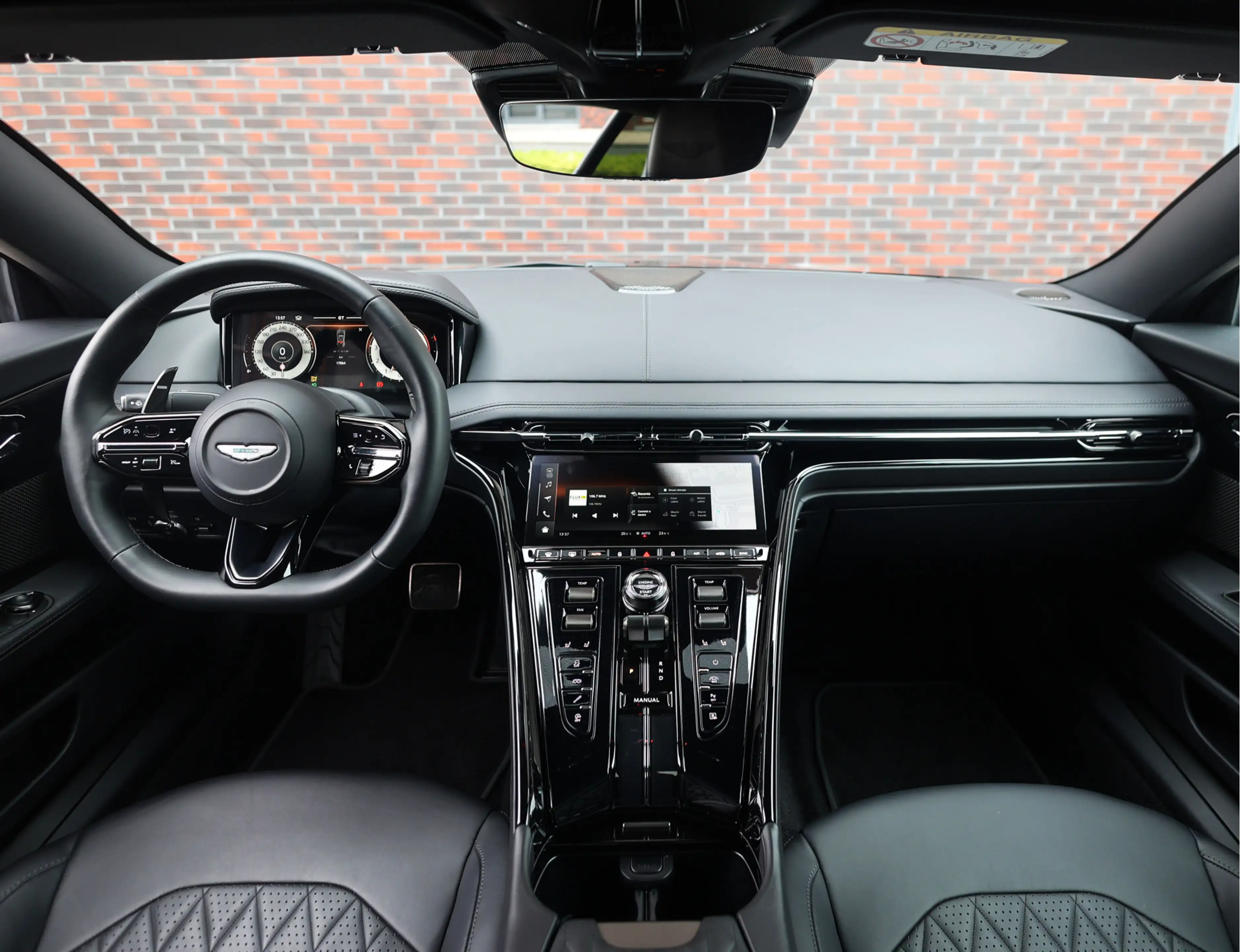 Aston Martin DB12 4.0 V8 — photo 3